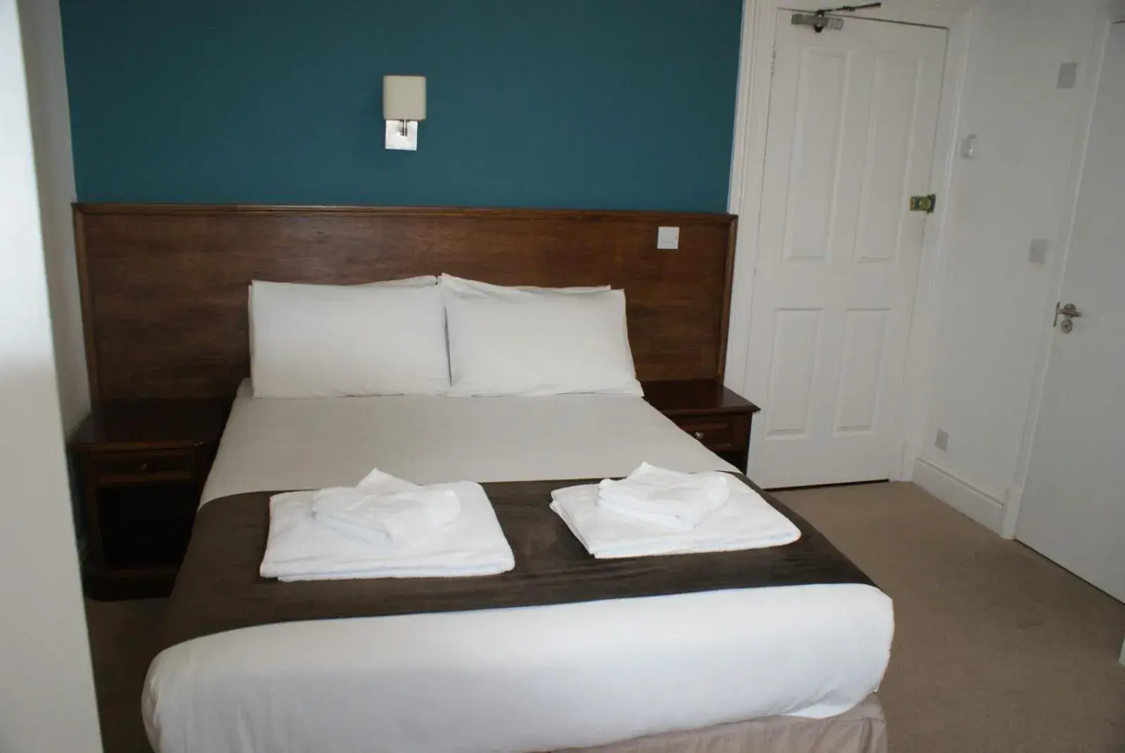 Standard Double Room in Keppels Head Hotel Standard Double Room in Keppels Head Hotel