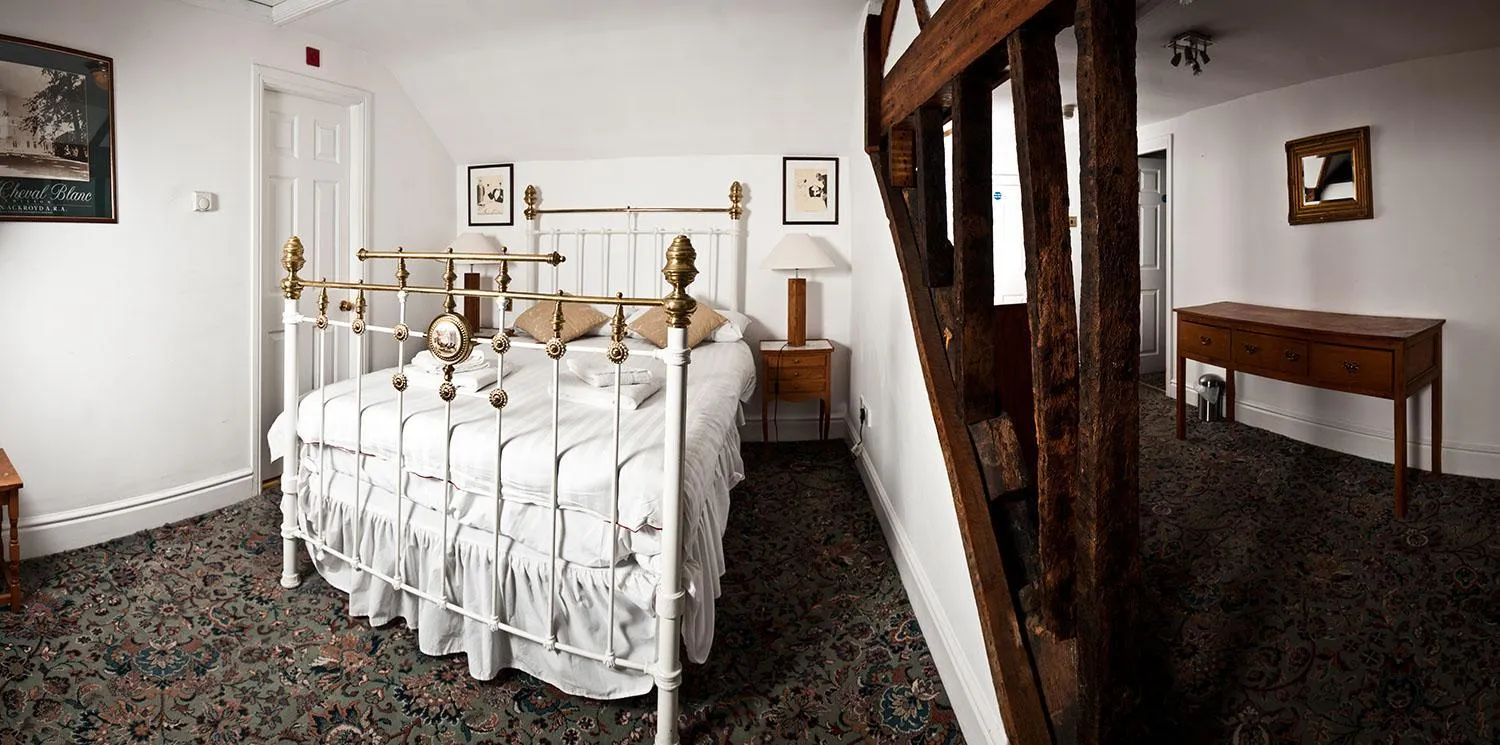 Photo of the whole room, Bed in Gales Of Llangollen
