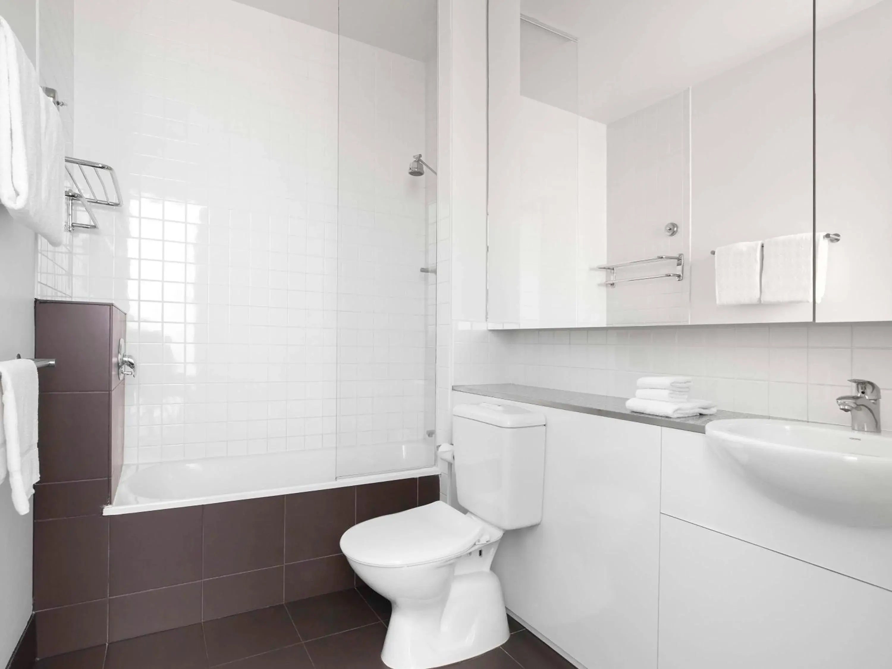 One-Bedroom Apartment in Mantra 100 Exhibition One-Bedroom Apartment in Mantra 100 Exhibition