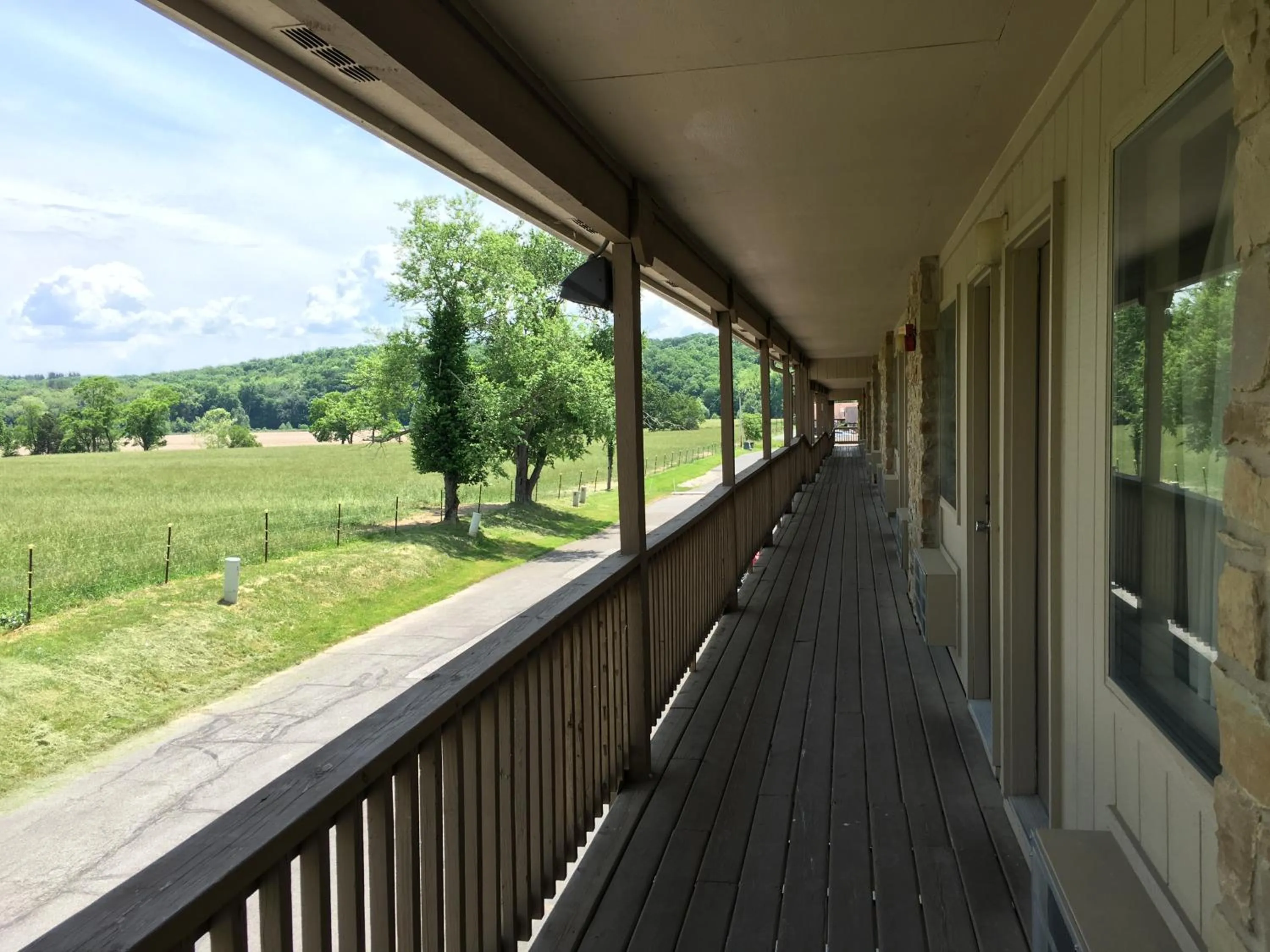 Property building in Salt Creek Inn