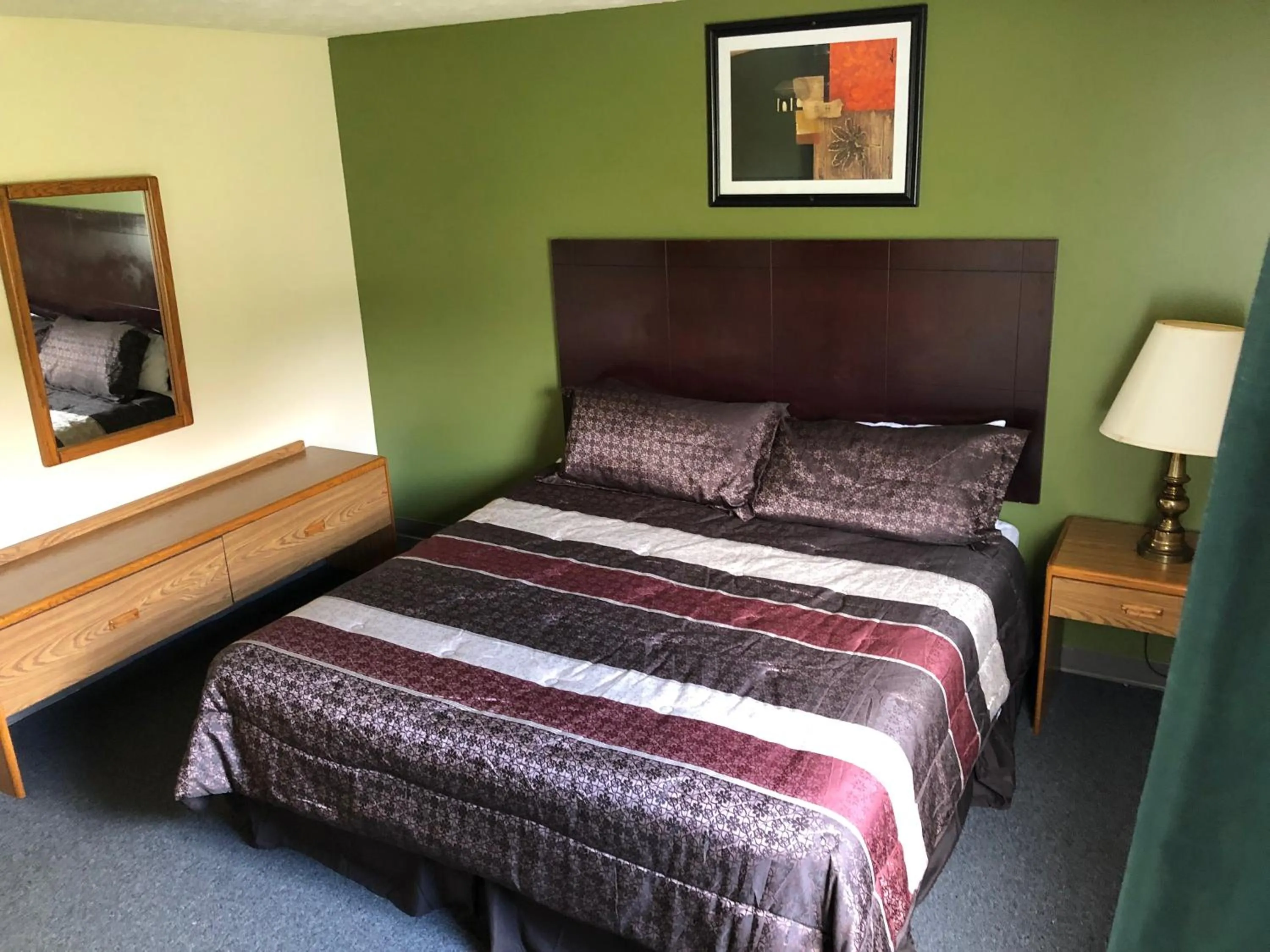 Bedroom, Bed in Salt Creek Inn