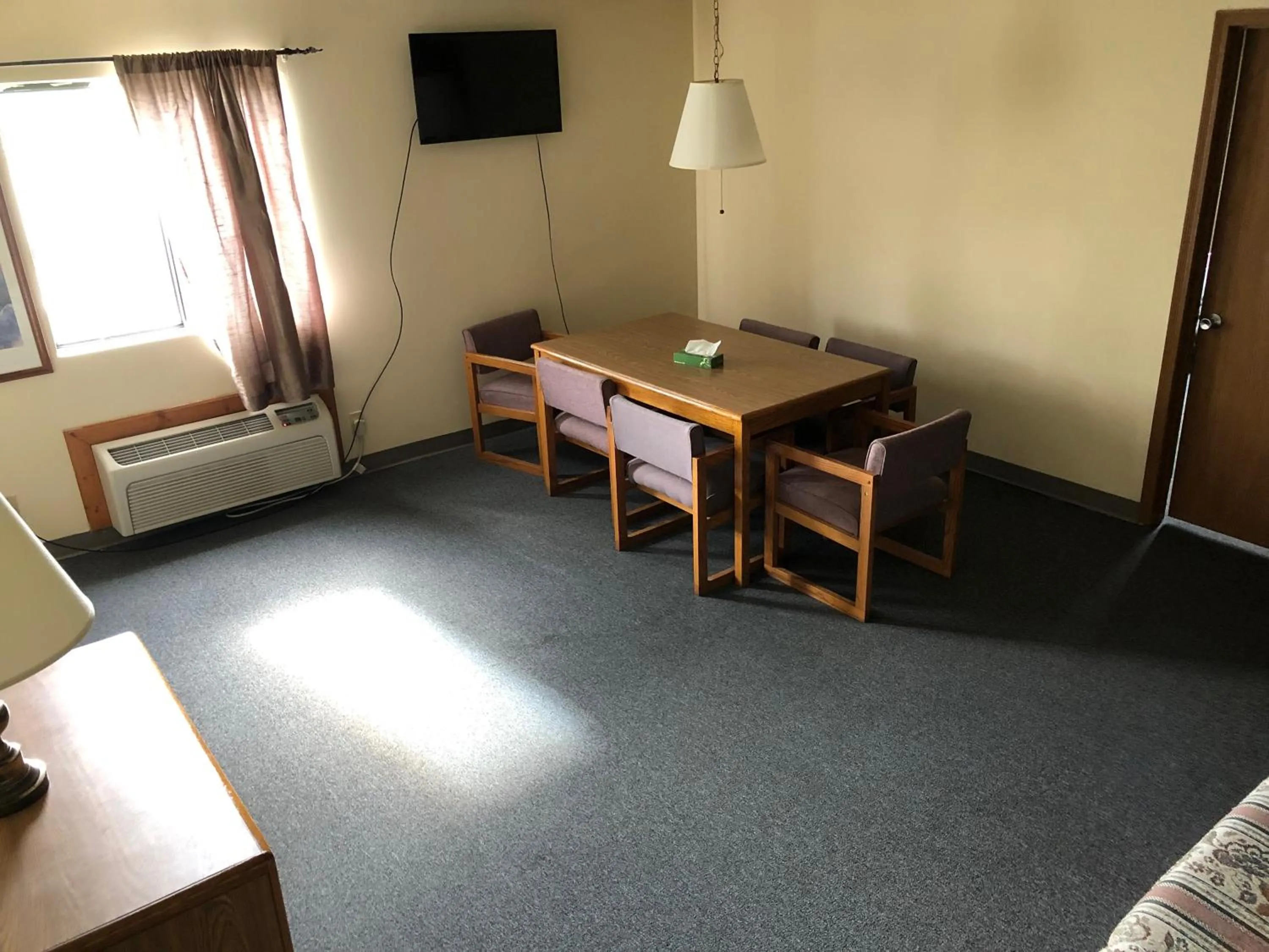 Living room in Salt Creek Inn