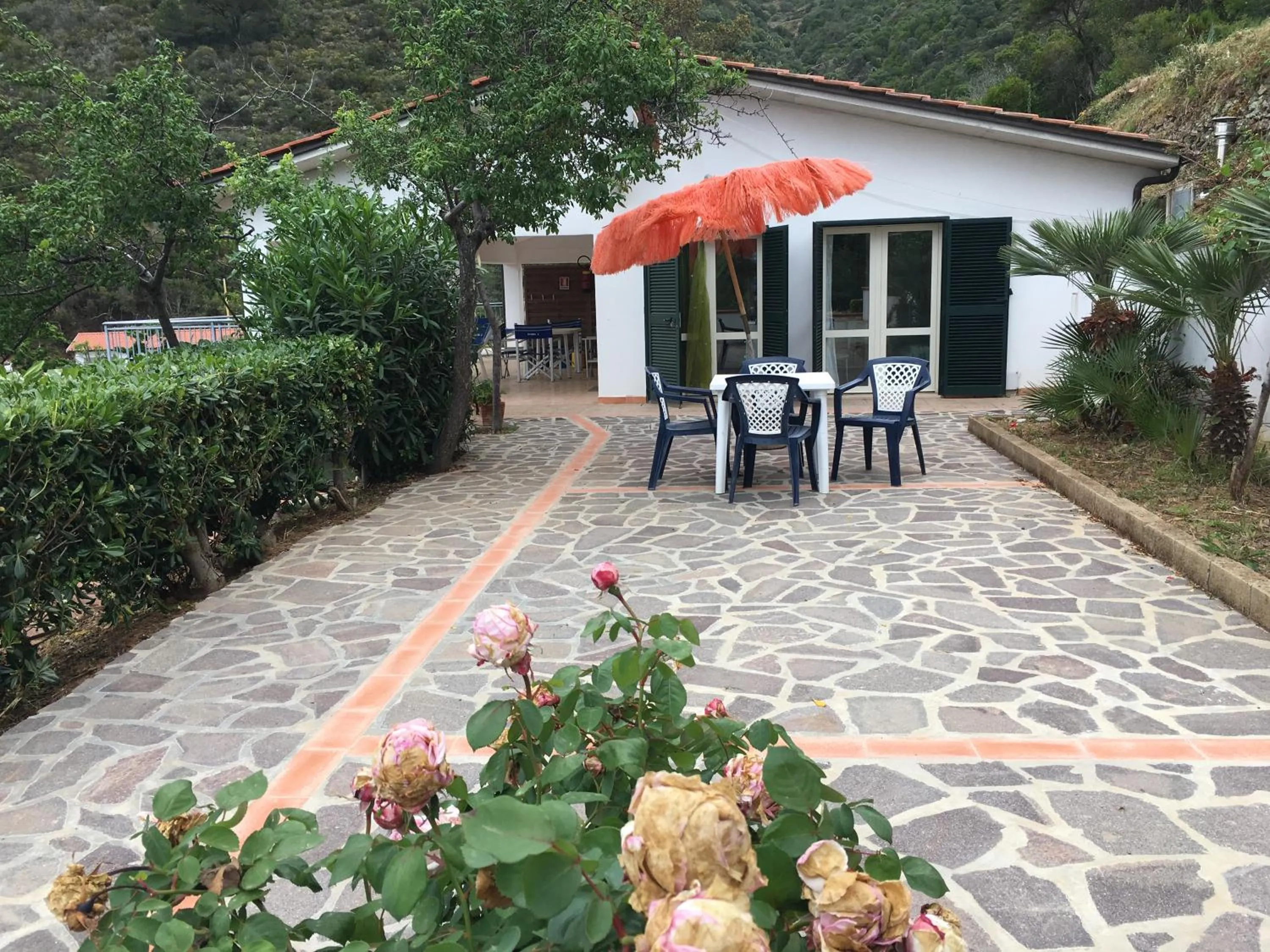 Property building in Mandel Residence by Mandel Club