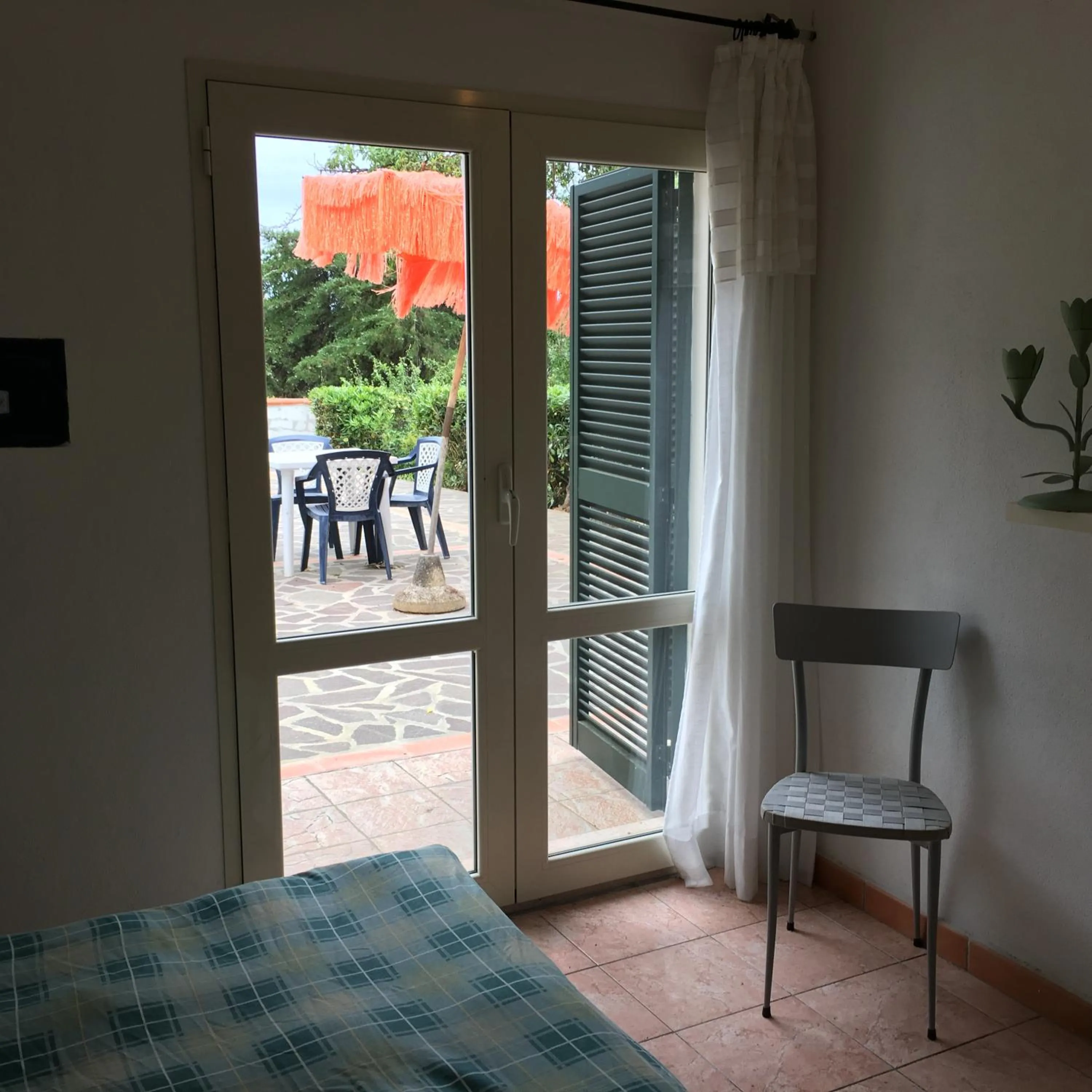 Bedroom, Bed in Mandel Residence by Mandel Club