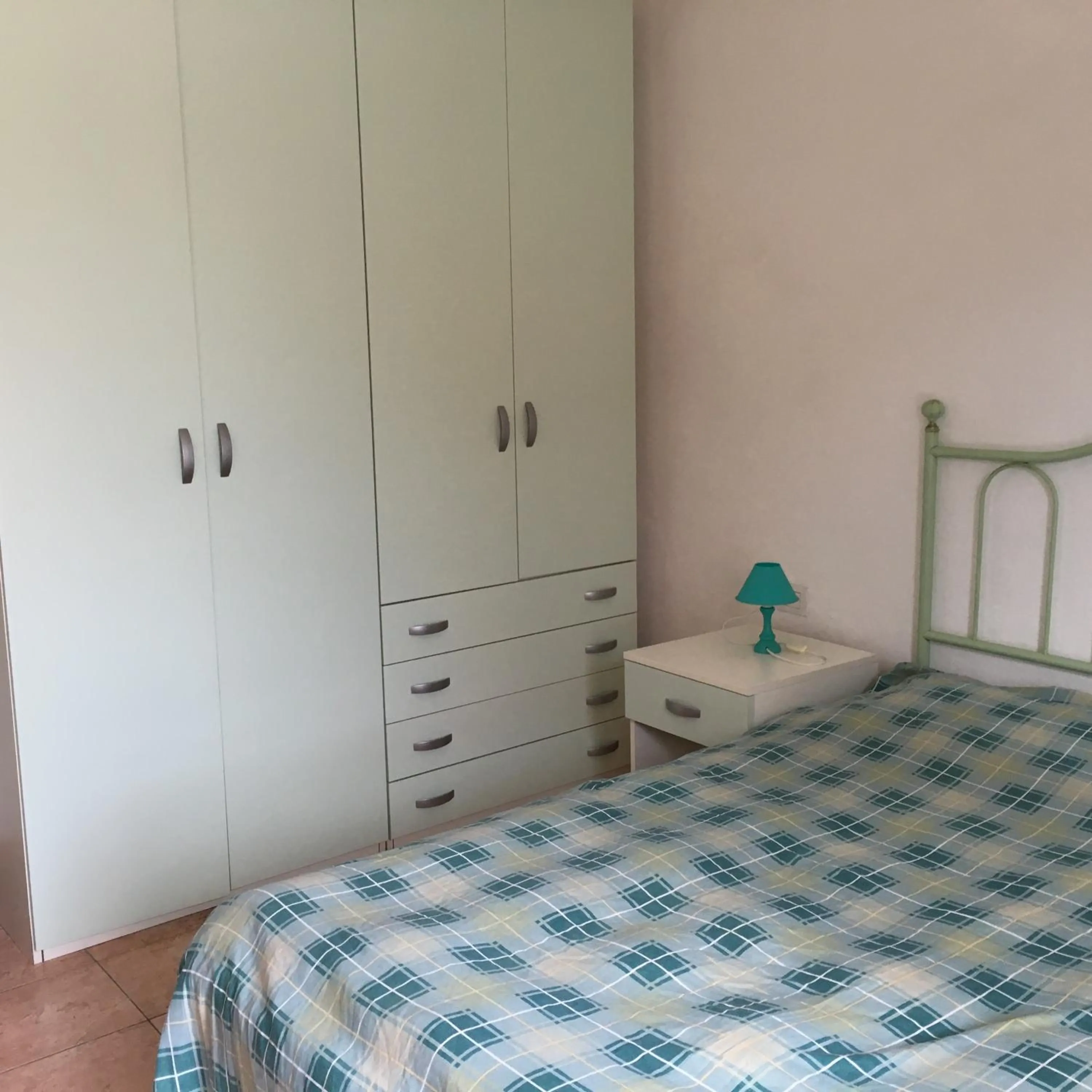 Bedroom, Bed in Mandel Residence by Mandel Club