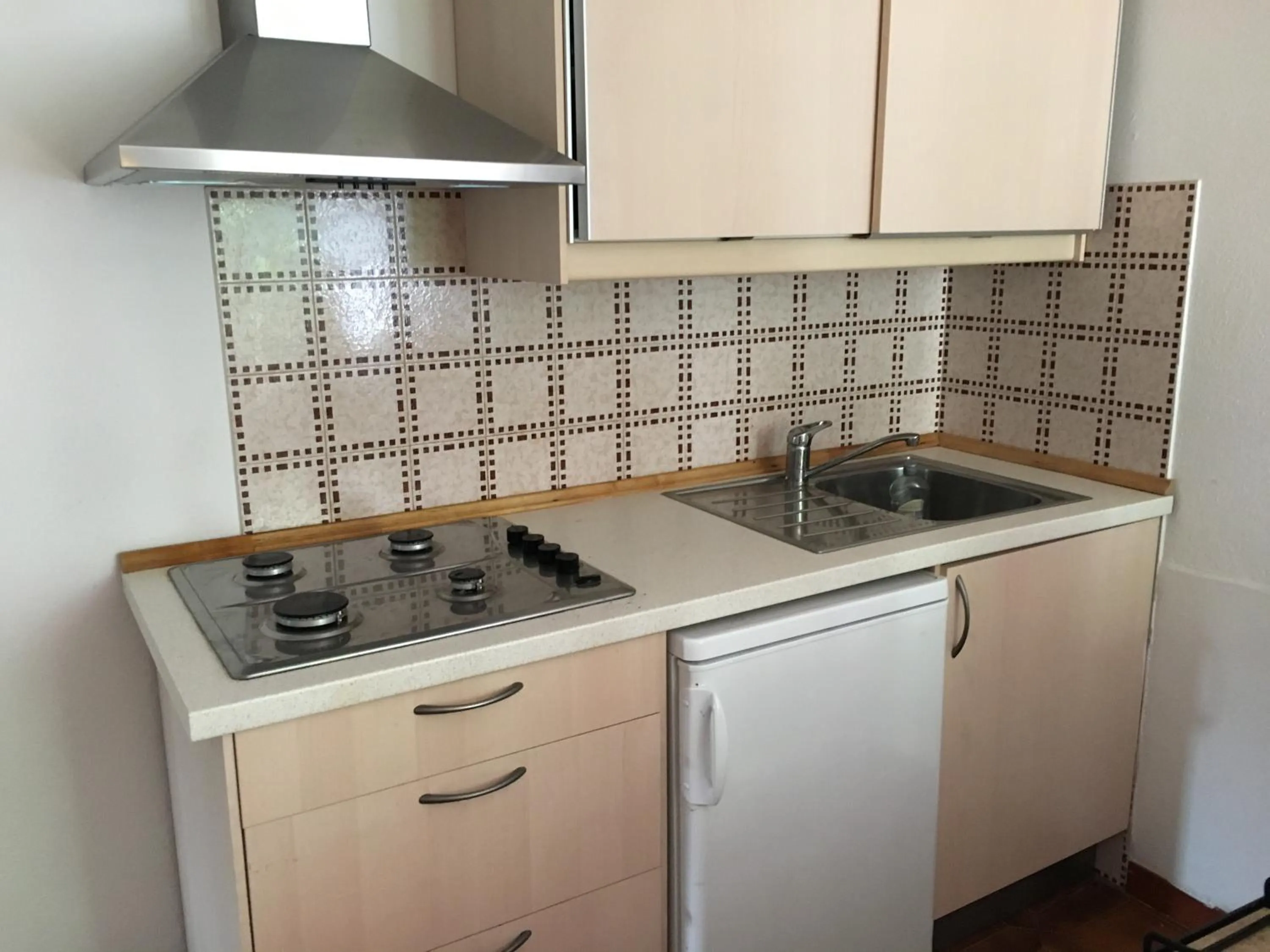 Kitchen or kitchenette in Mandel Residence by Mandel Club