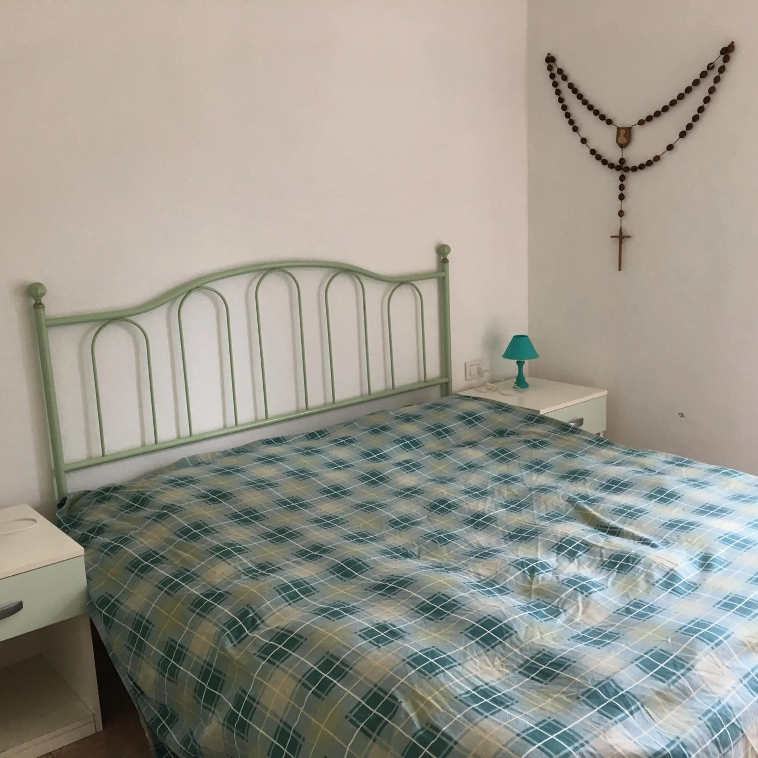 Bedroom, Bed in Mandel Residence by Mandel Club