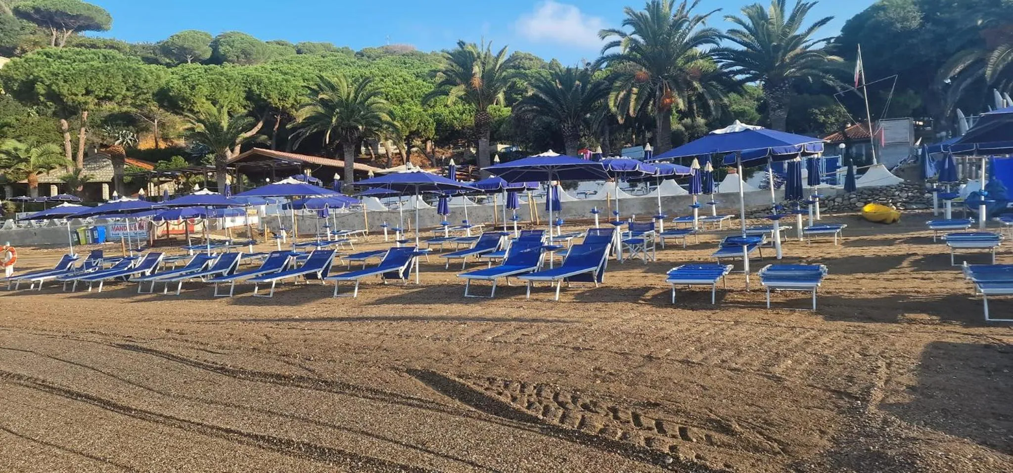 Swimming pool in Mandel Residence by Mandel Club