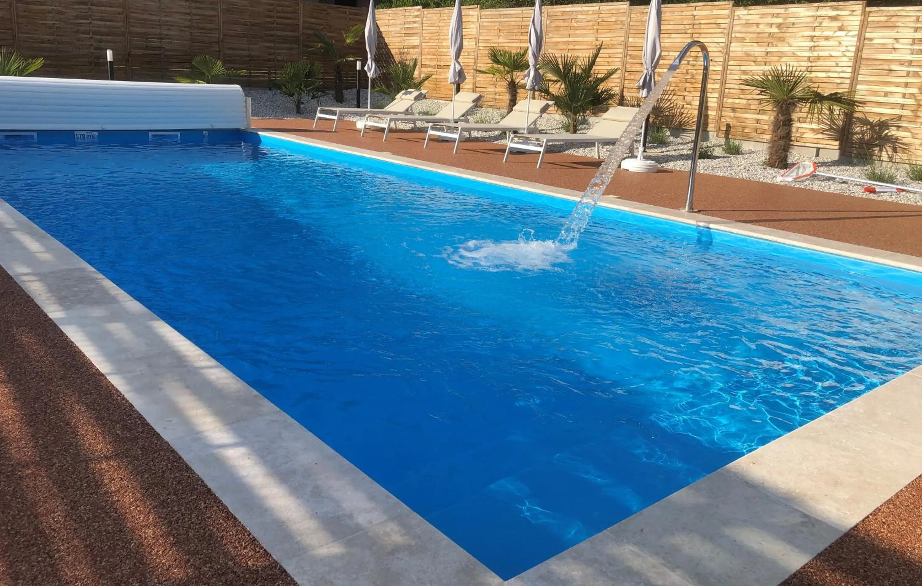 Swimming pool in Brit Hotel Brive La Gaillarde - Restaurant La Limousine