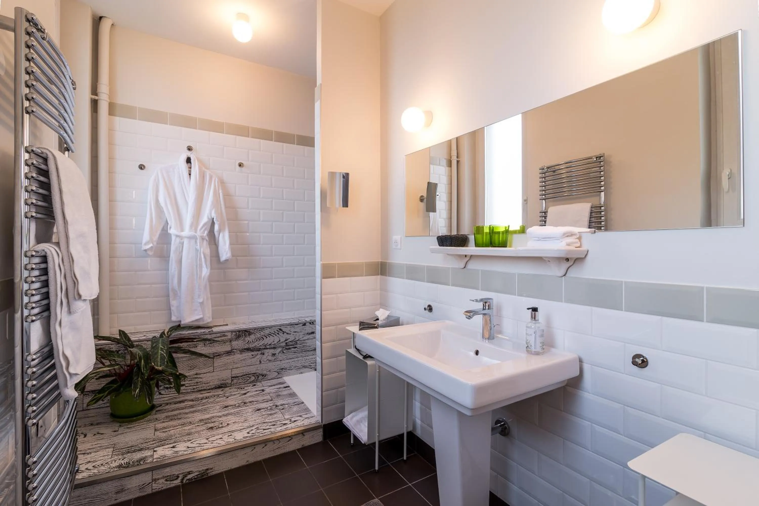 Other in L'Autre Rives