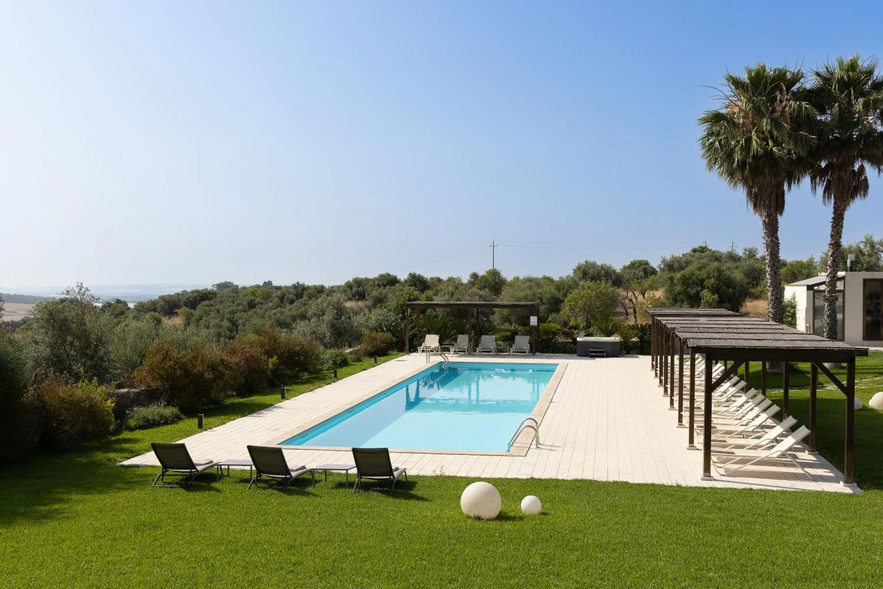 Swimming pool in Masseria del Carrubo