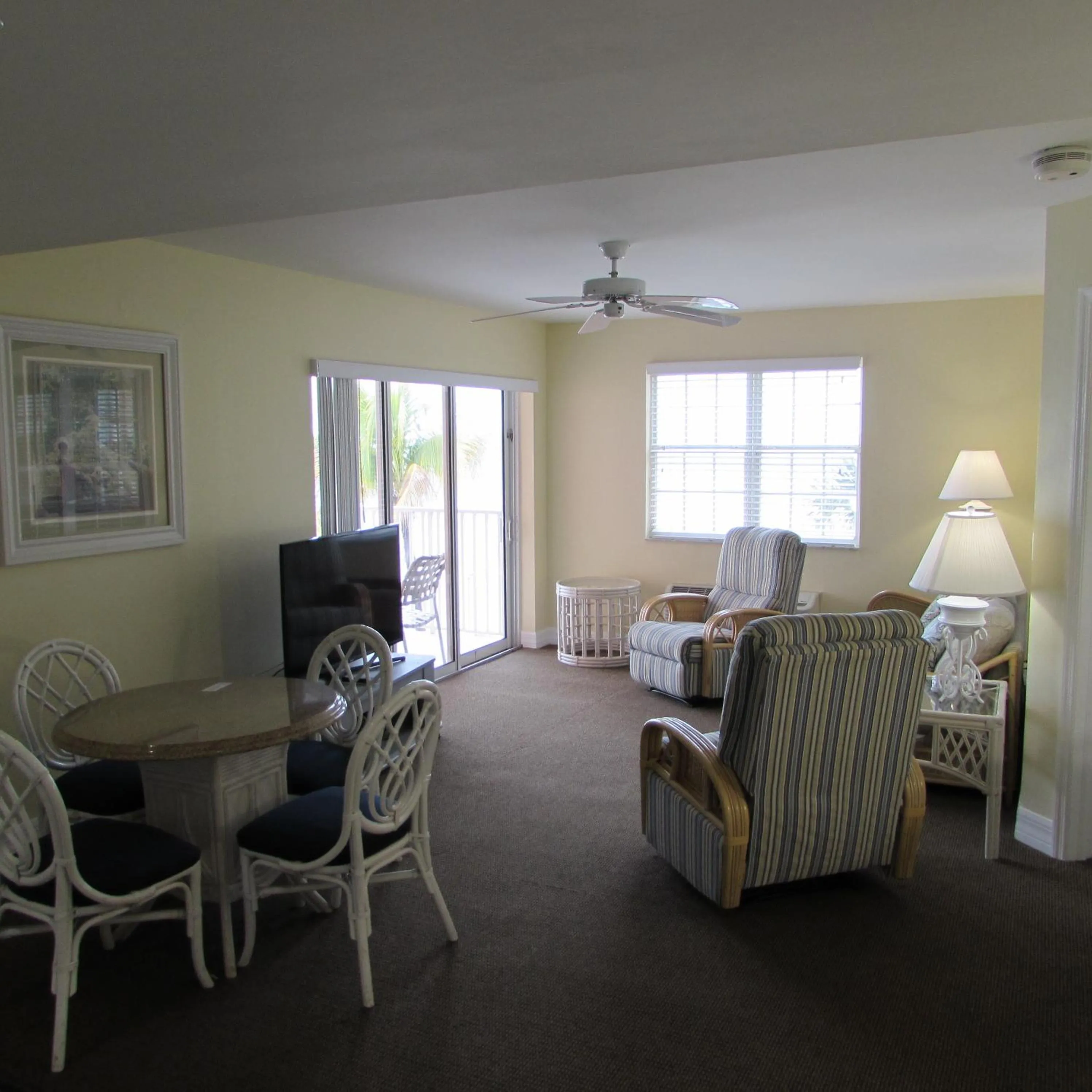 Living room in Edison Beach House