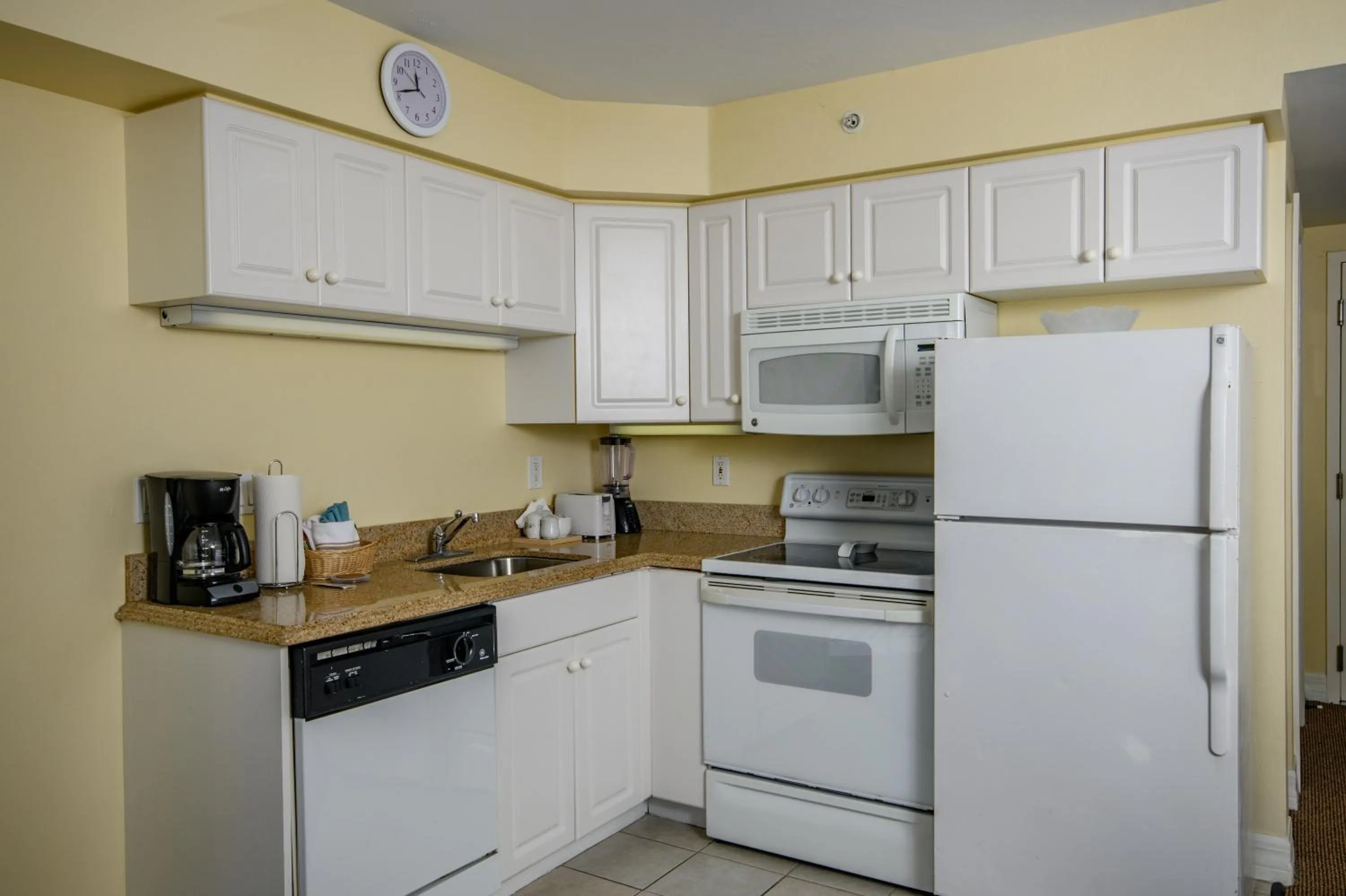 Kitchen or kitchenette in Edison Beach House