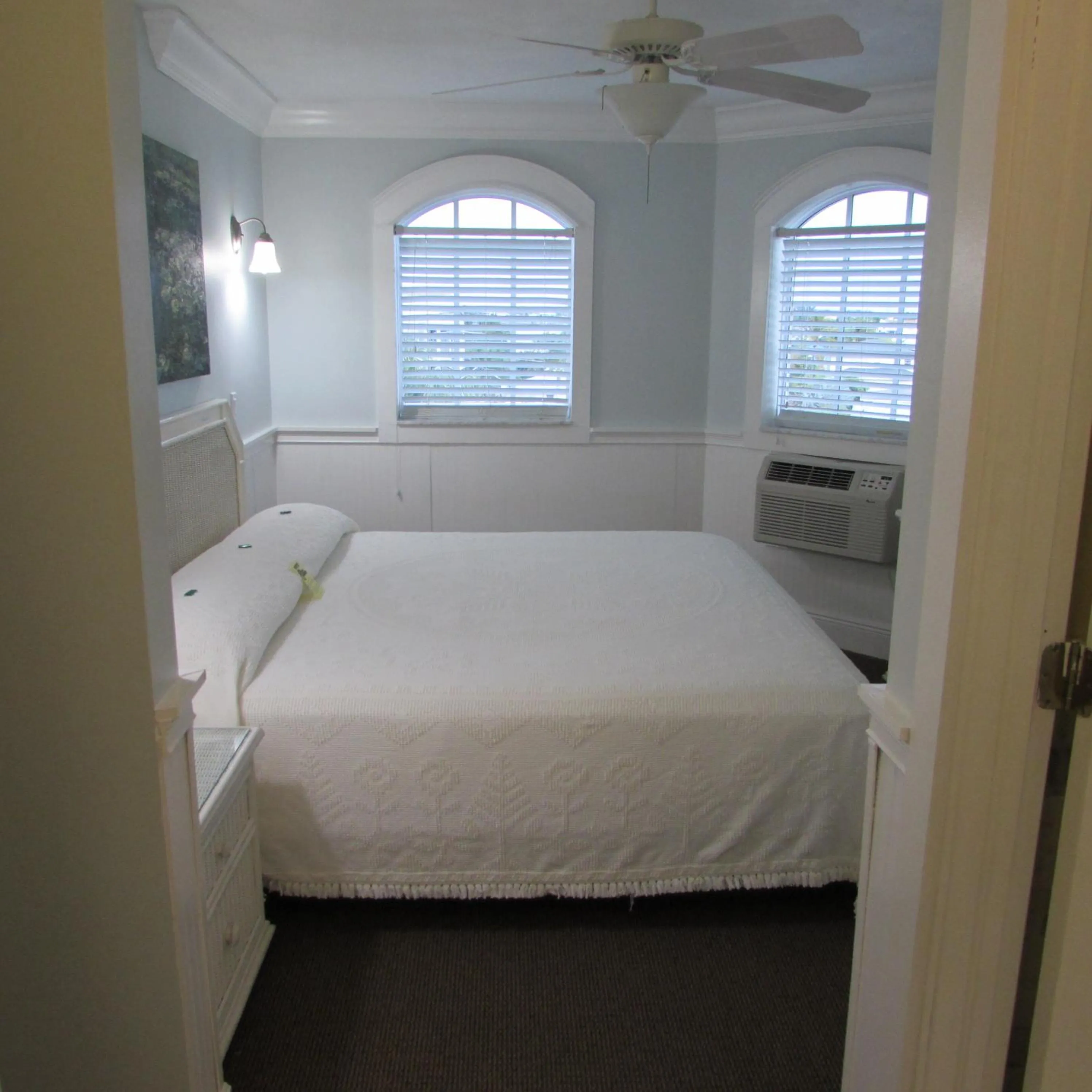 Bed in Edison Beach House