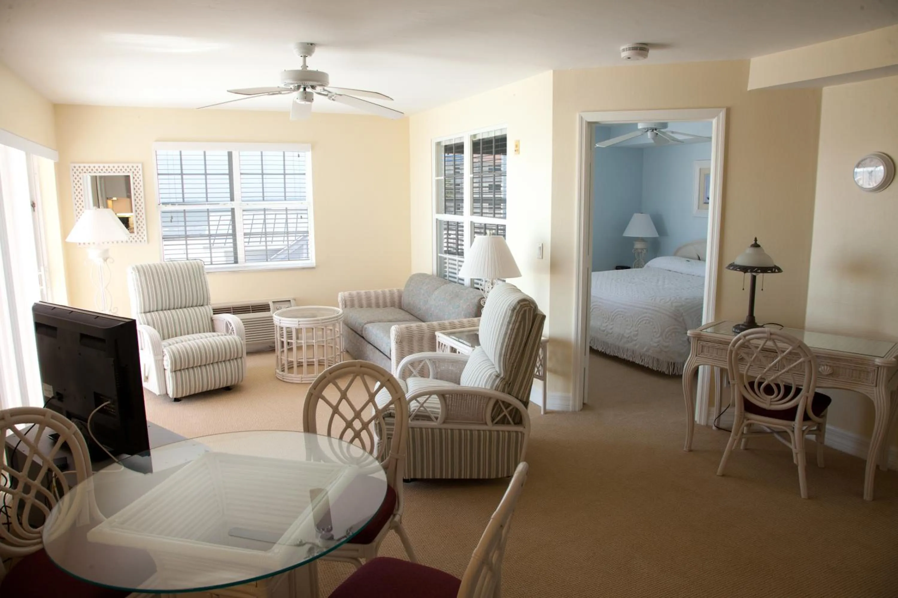 Living room in Edison Beach House