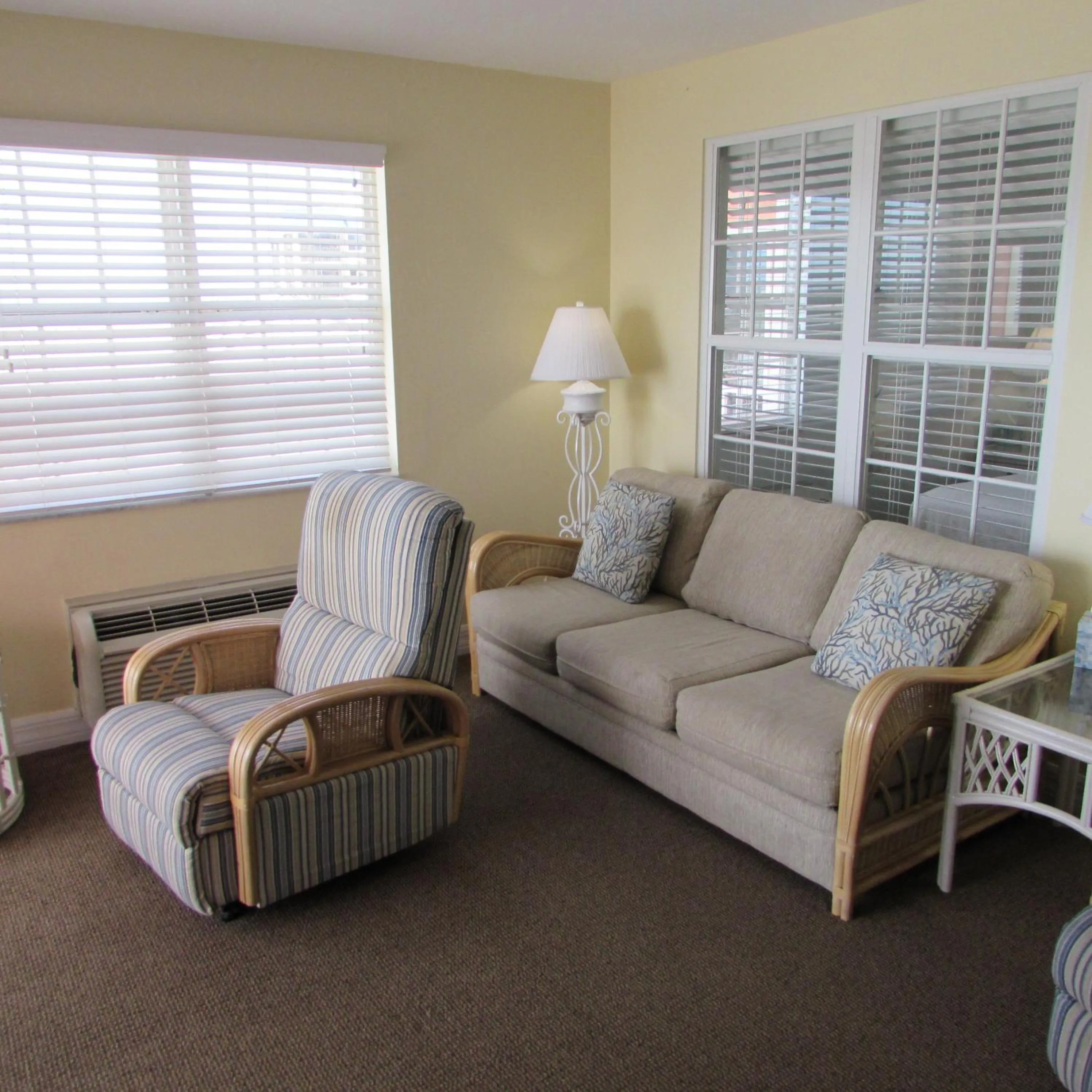 Living room in Edison Beach House