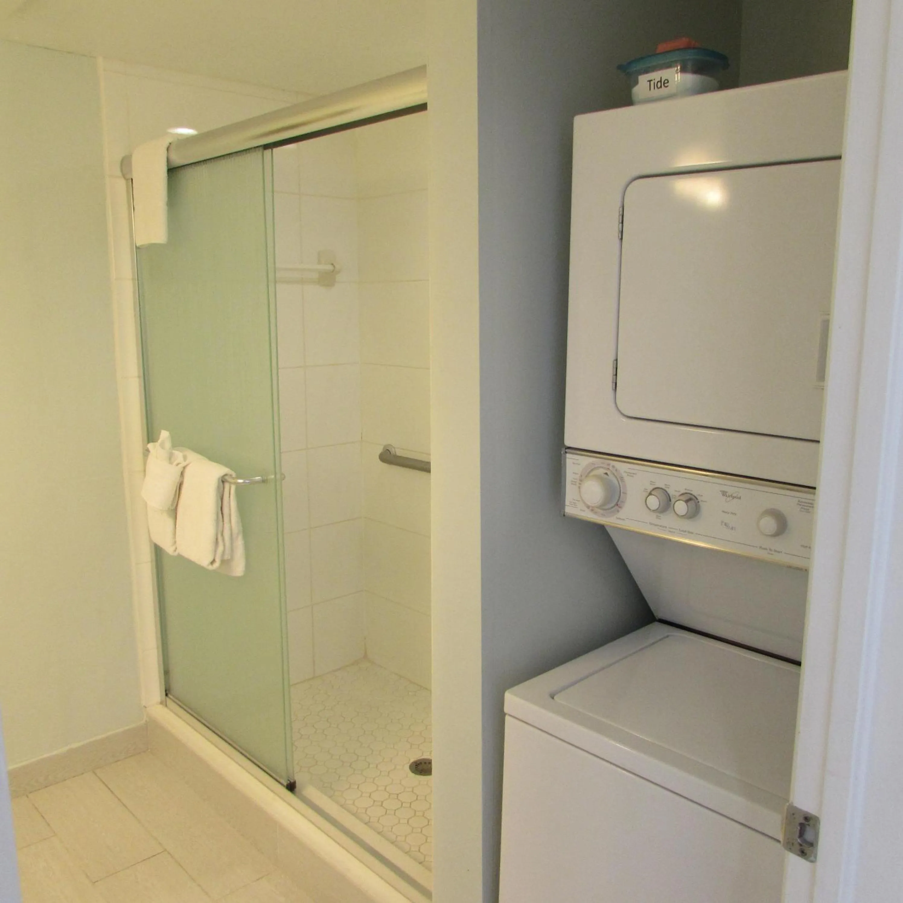 Shower in Edison Beach House