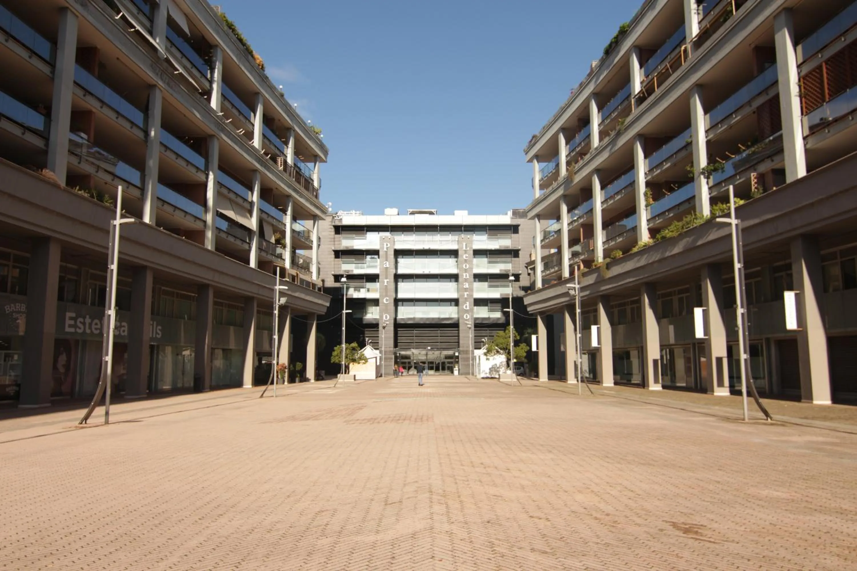 Shopping Area in Leonardo Rome Holidays