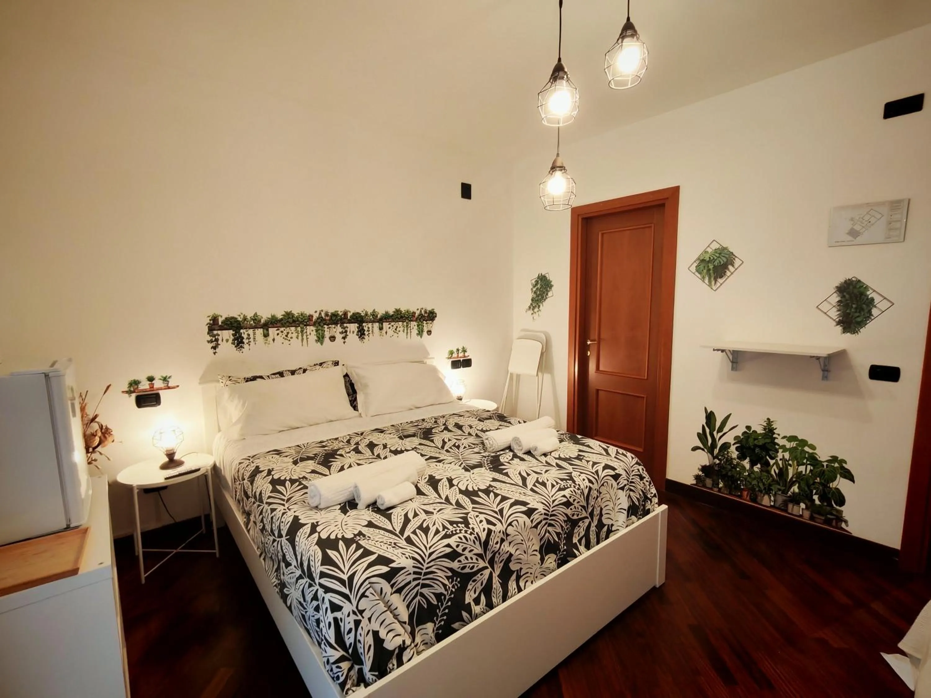 Bed in Leonardo Rome Holidays