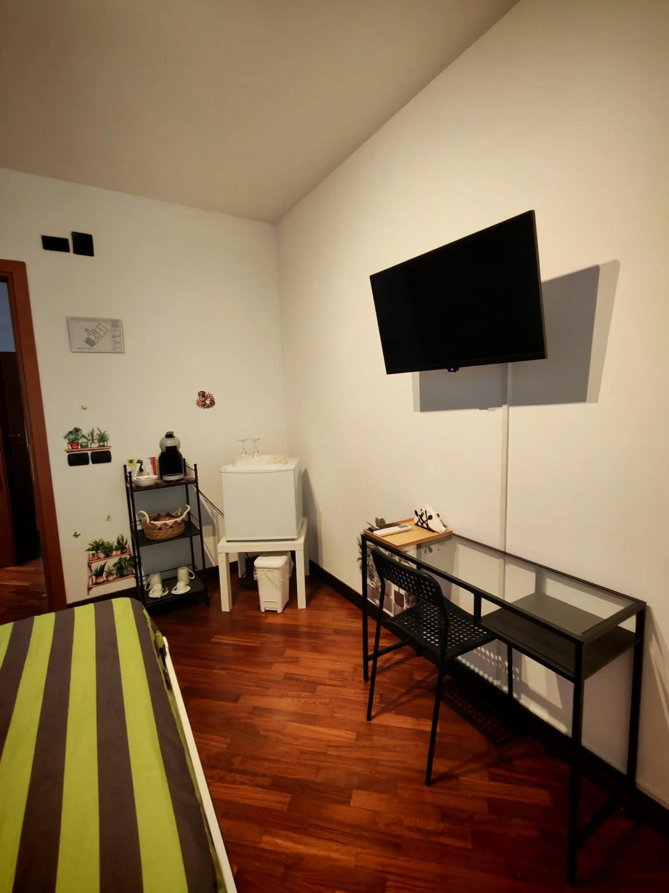 Bed in Leonardo Rome Holidays