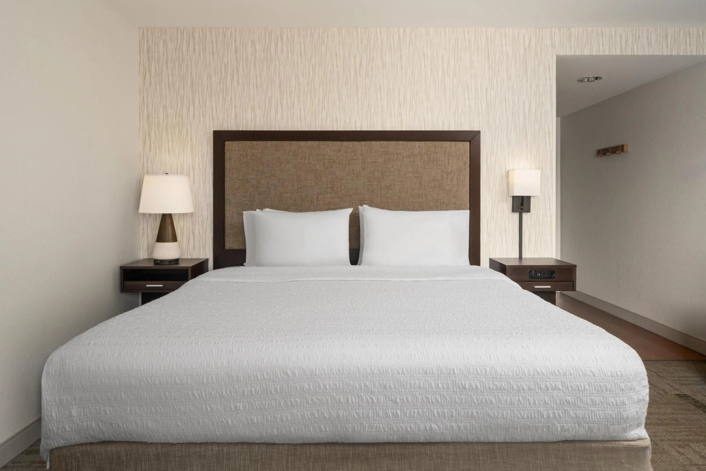 Bed in Hampton Inn & Suites Whitefish