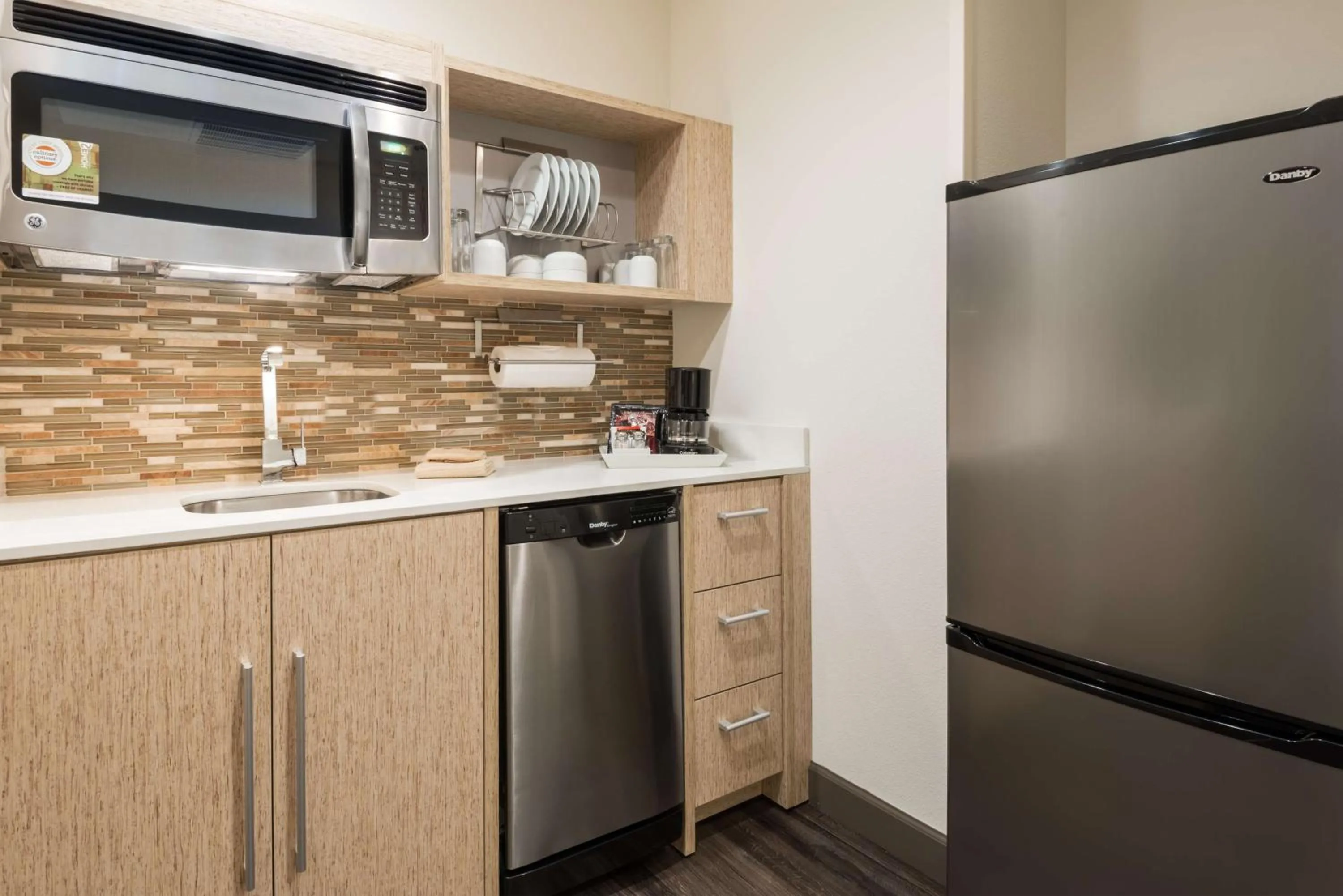 Kitchen or kitchenette in Home2 Suites by Hilton Atlanta Downtown