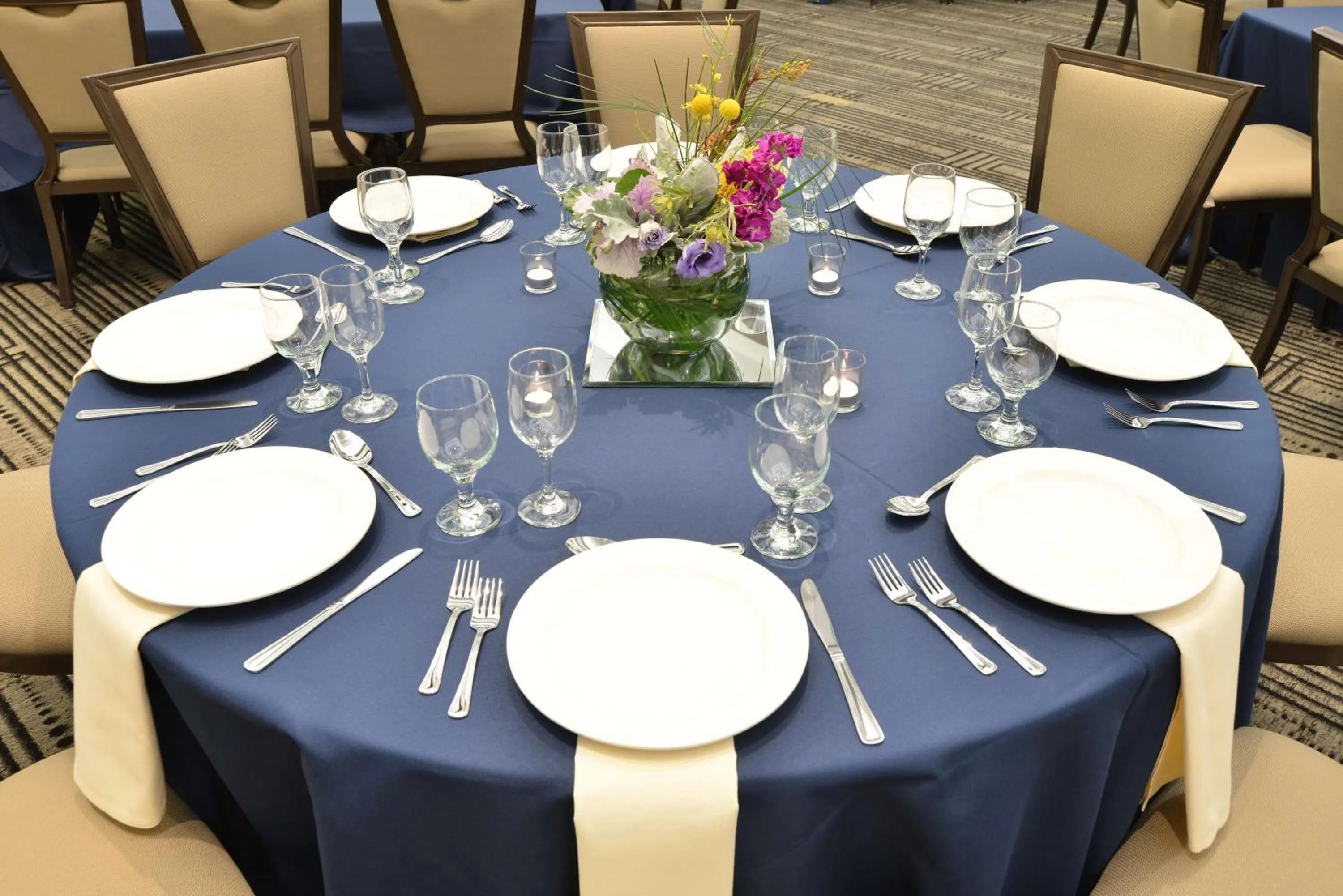 Meeting/conference room in The Lismore Hotel Eau Claire - a DoubleTree by Hilton