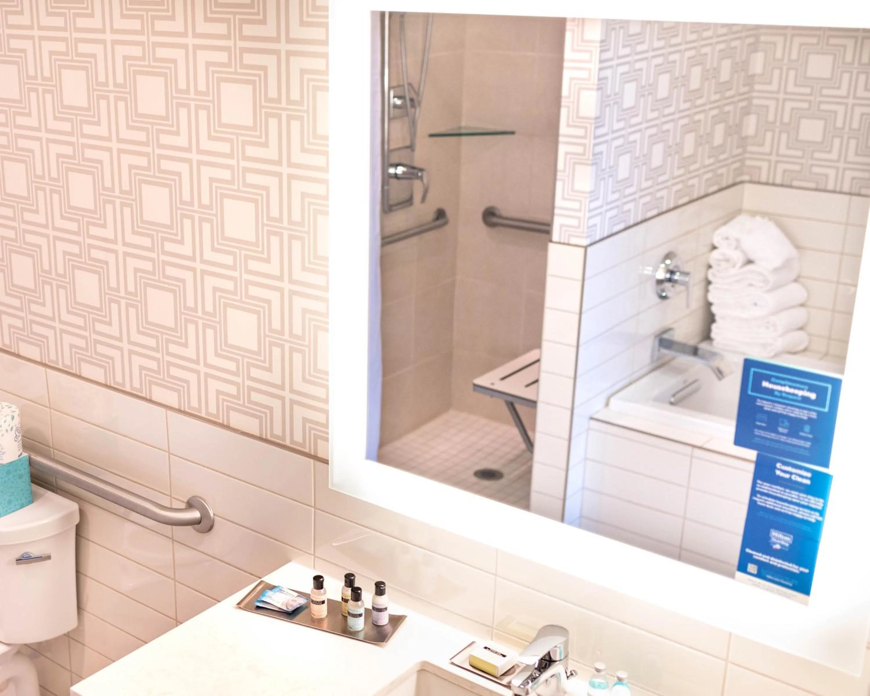 Bathroom in The Lismore Hotel Eau Claire - a DoubleTree by Hilton