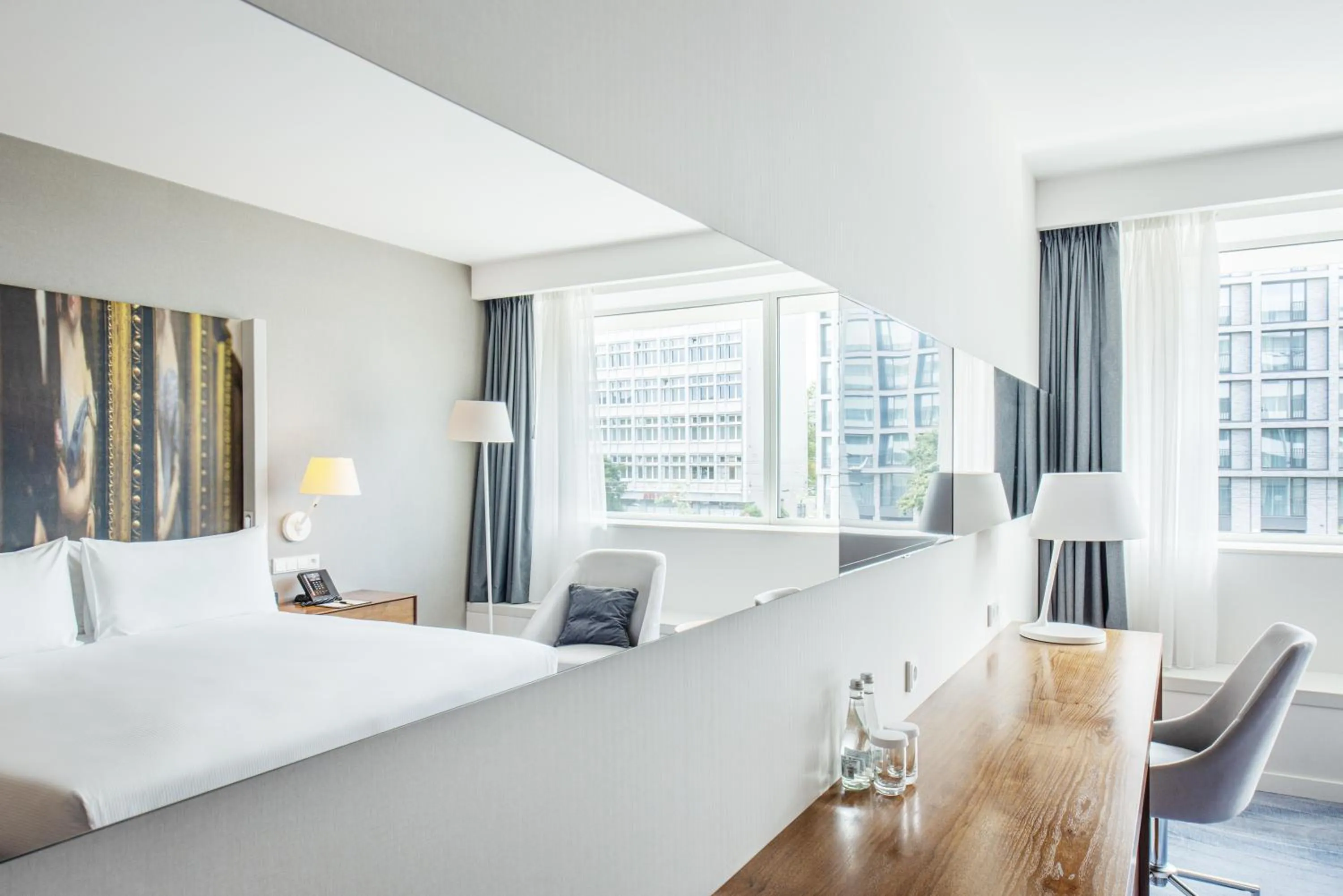 Photo of the whole room, Bed in DoubleTree by Hilton Wroclaw