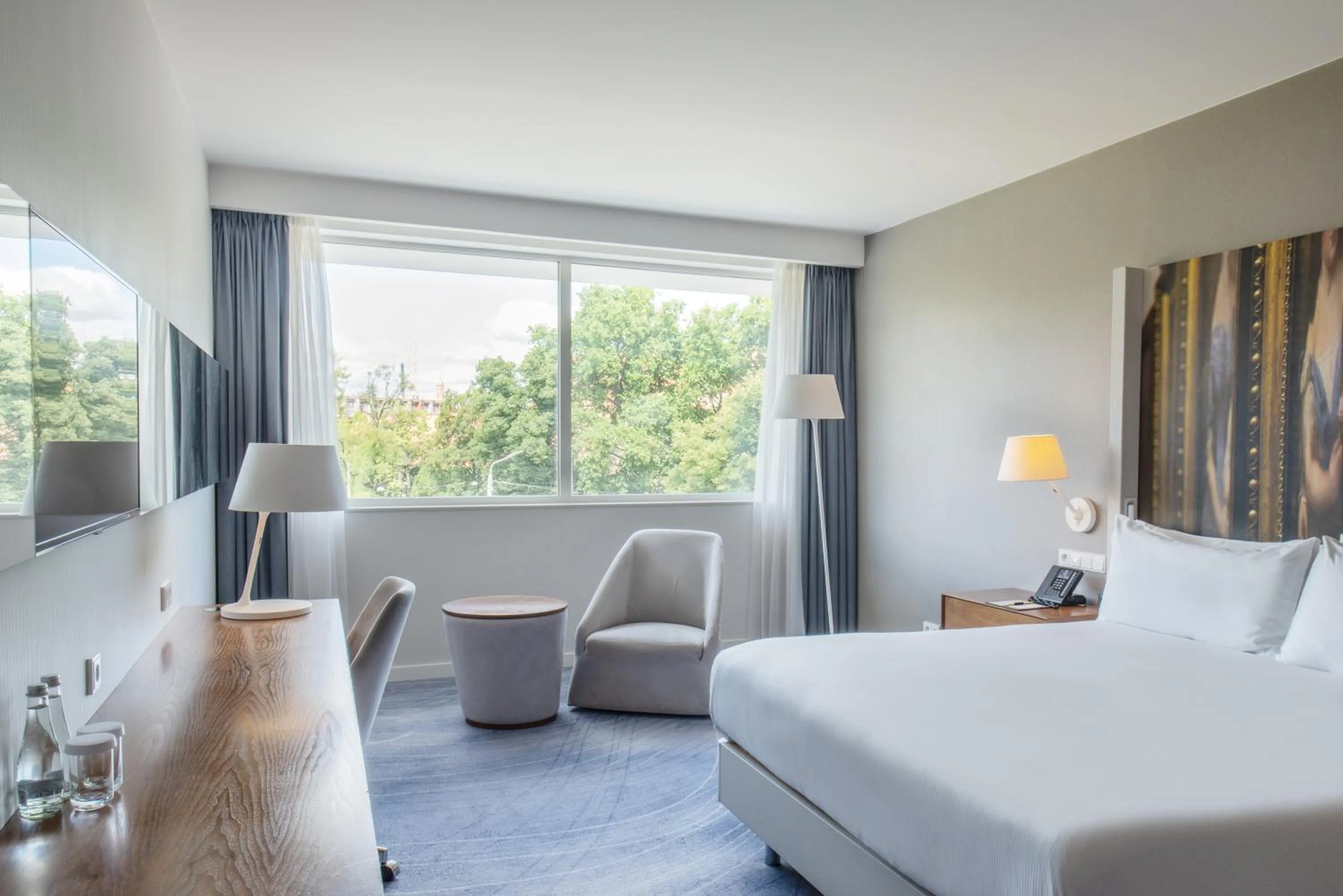 Photo of the whole room, Bed in DoubleTree by Hilton Wroclaw