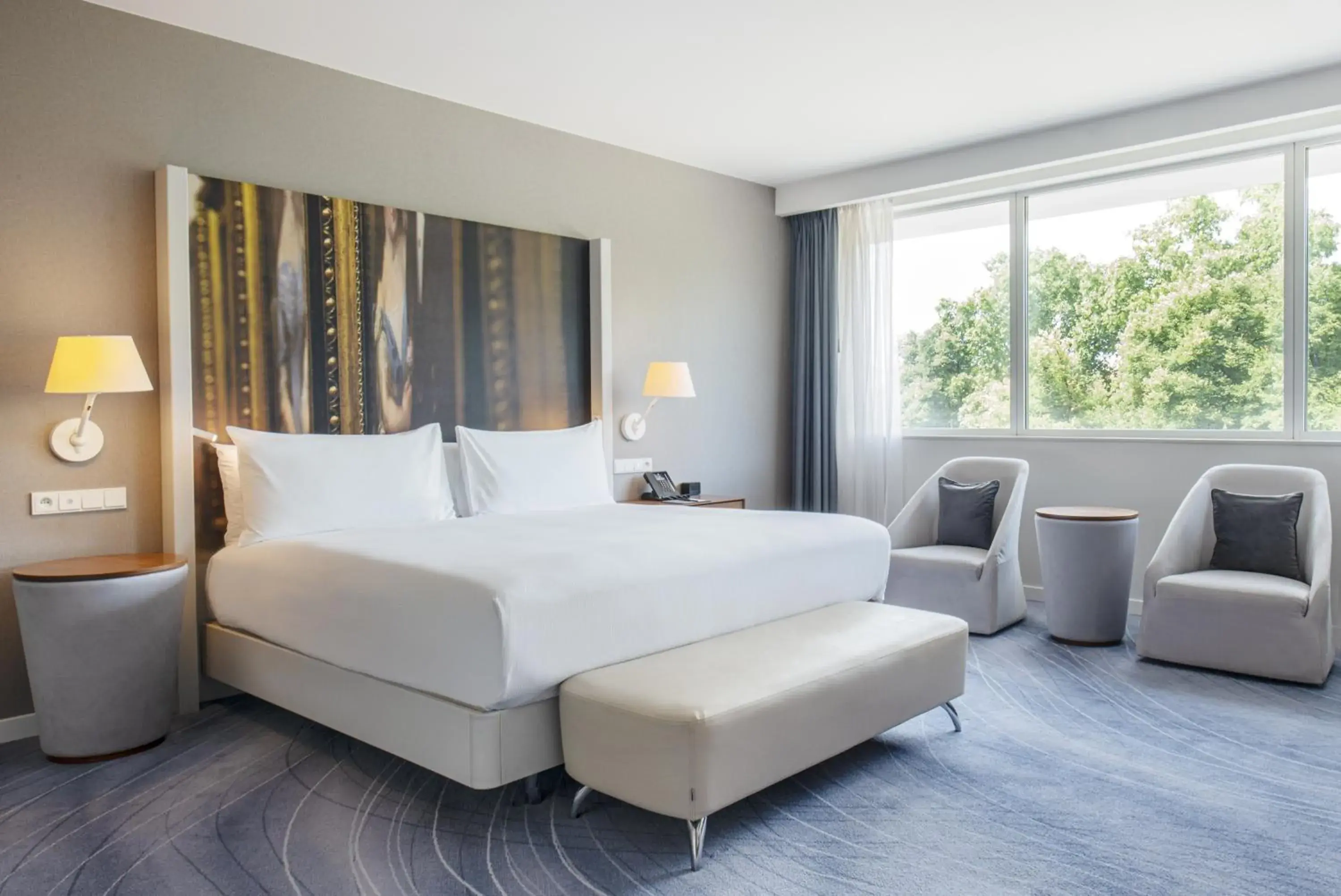 Junior Suite in DoubleTree by Hilton Wroclaw Junior Suite in DoubleTree by Hilton Wroclaw