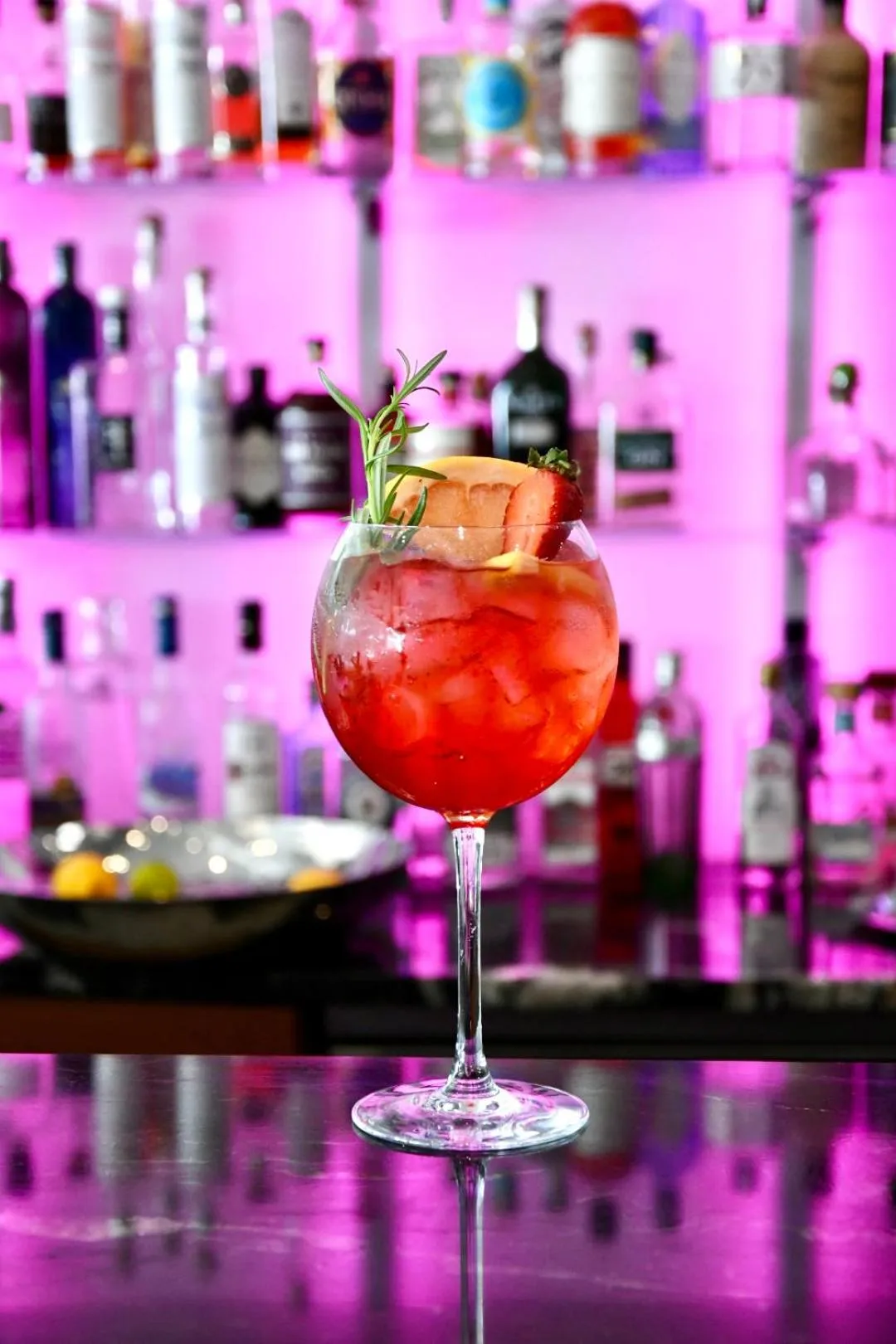 Lounge or bar in DoubleTree by Hilton Wroclaw