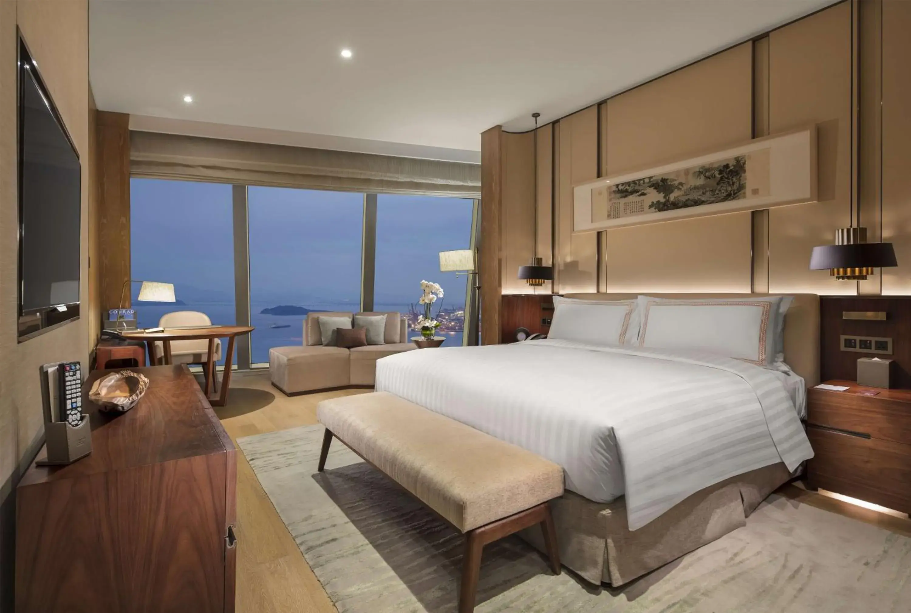 Executive Premier King Room with Sea View and Lounge Access in Conrad Xiamen Executive Premier King Room with Sea View and Lounge Access in Conrad Xiamen