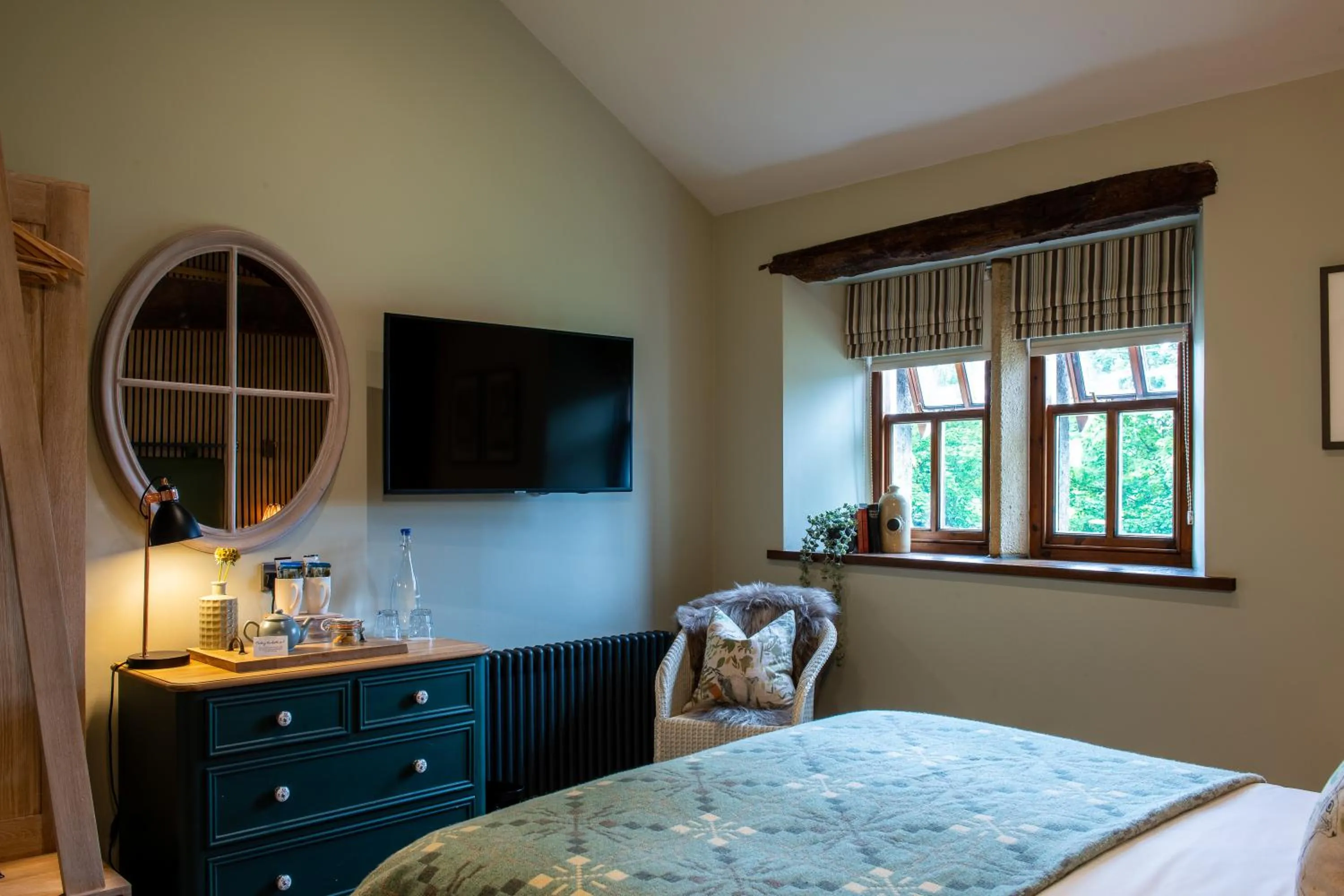 Bedroom, Bed in The Lister Arms