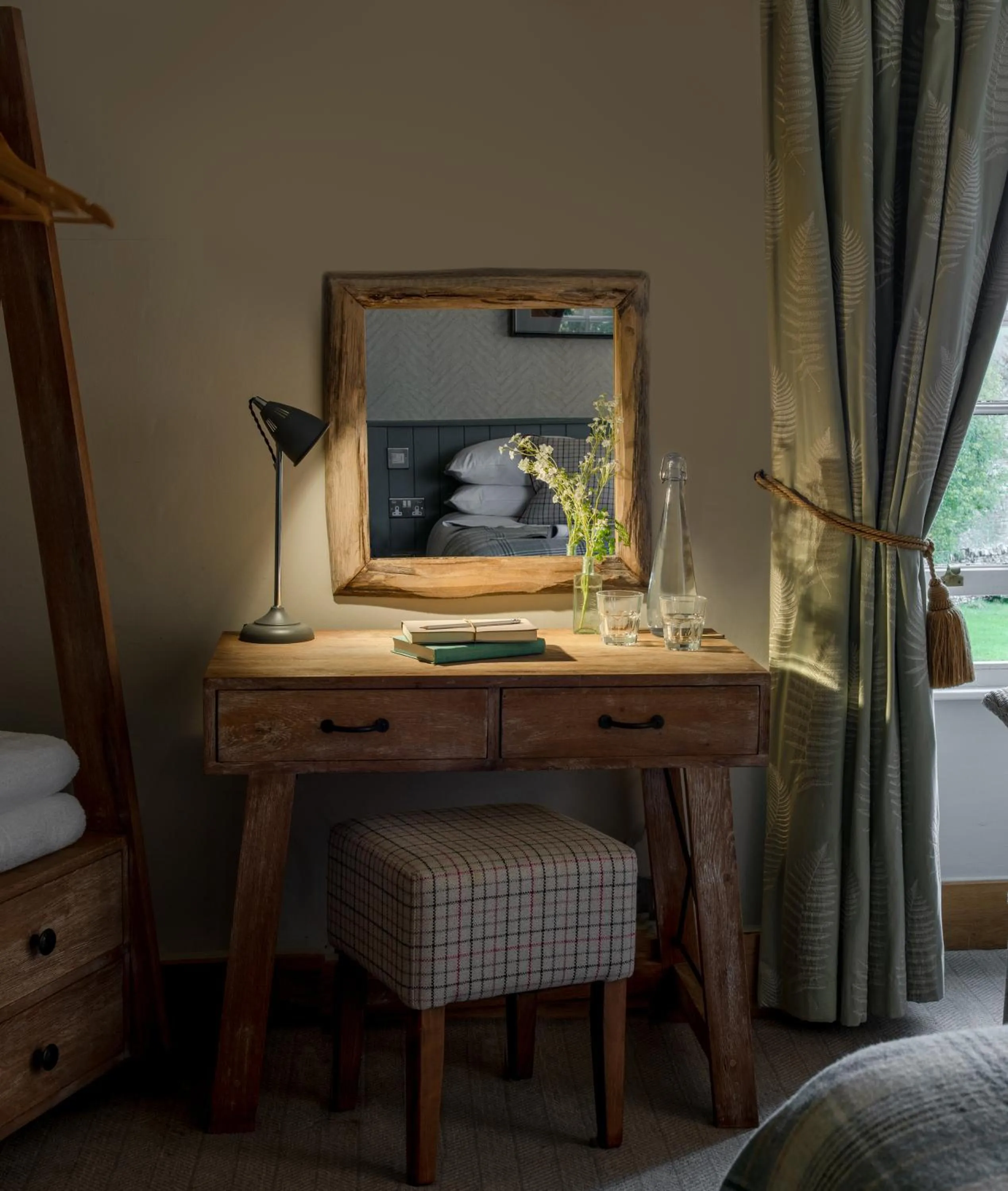 Bedroom, Bed in The Lister Arms