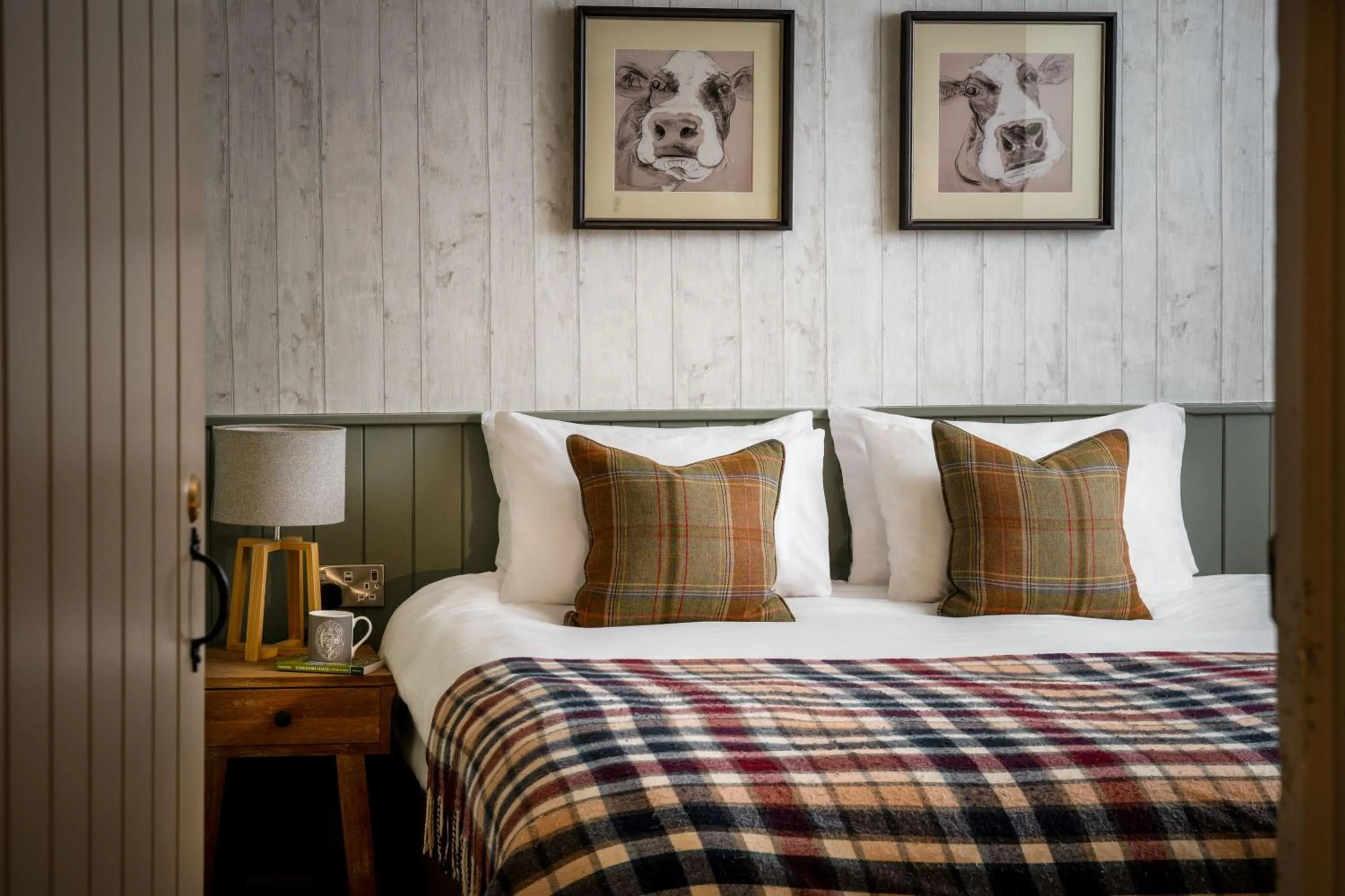 Bedroom, Bed in The Lister Arms