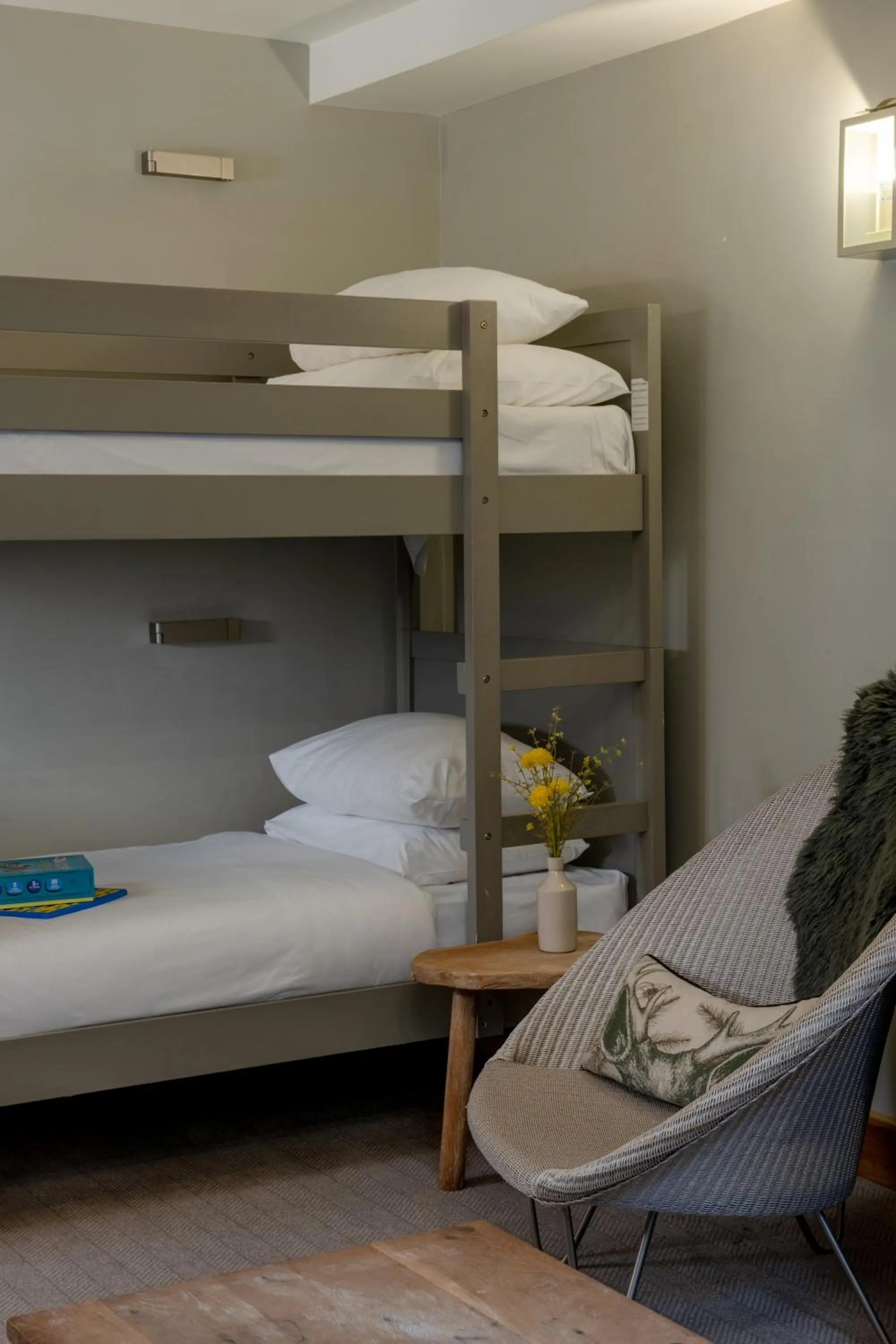 bunk bed, Bed in The Lister Arms