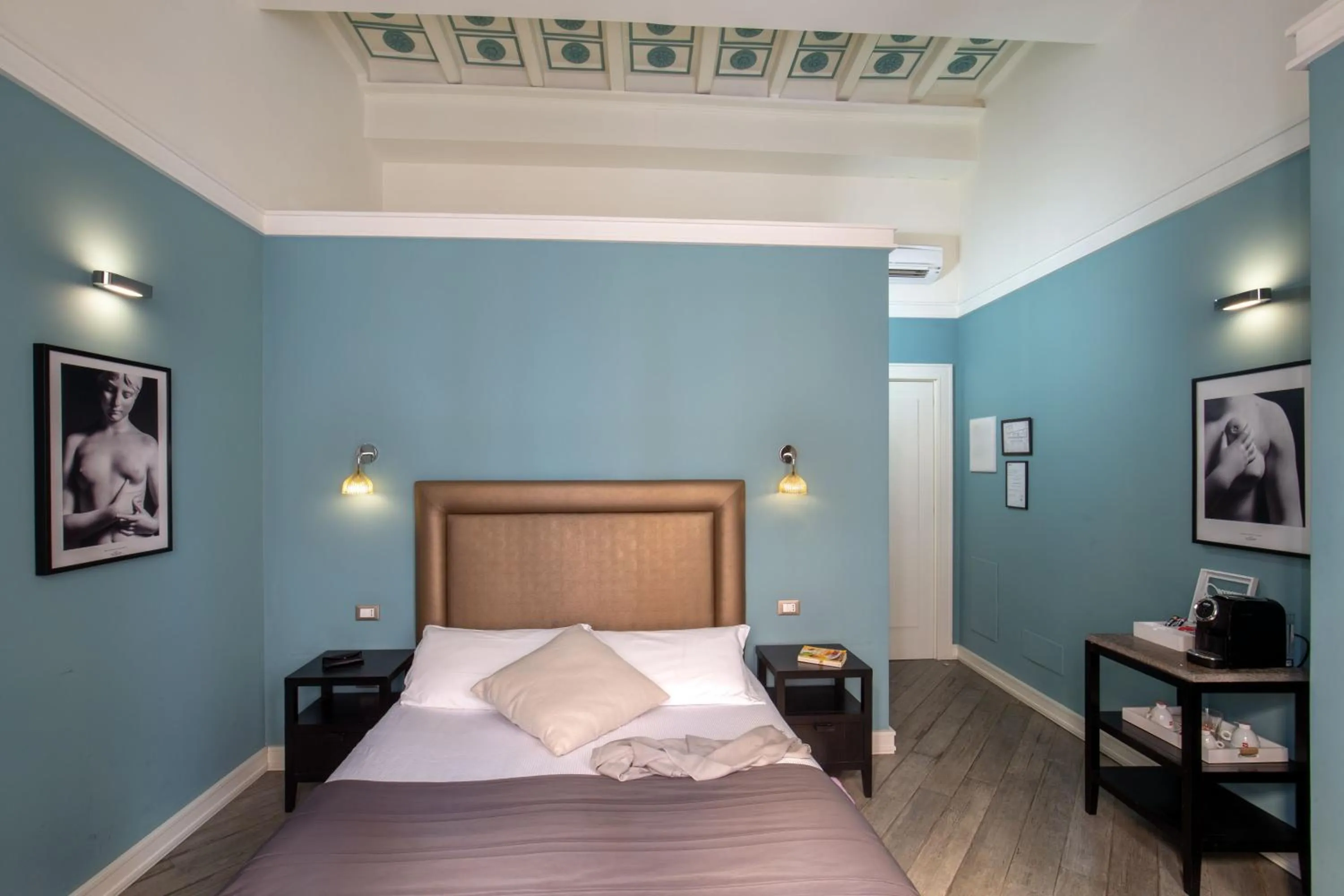 Bed in My Trevi Charming & Luxury Rooms