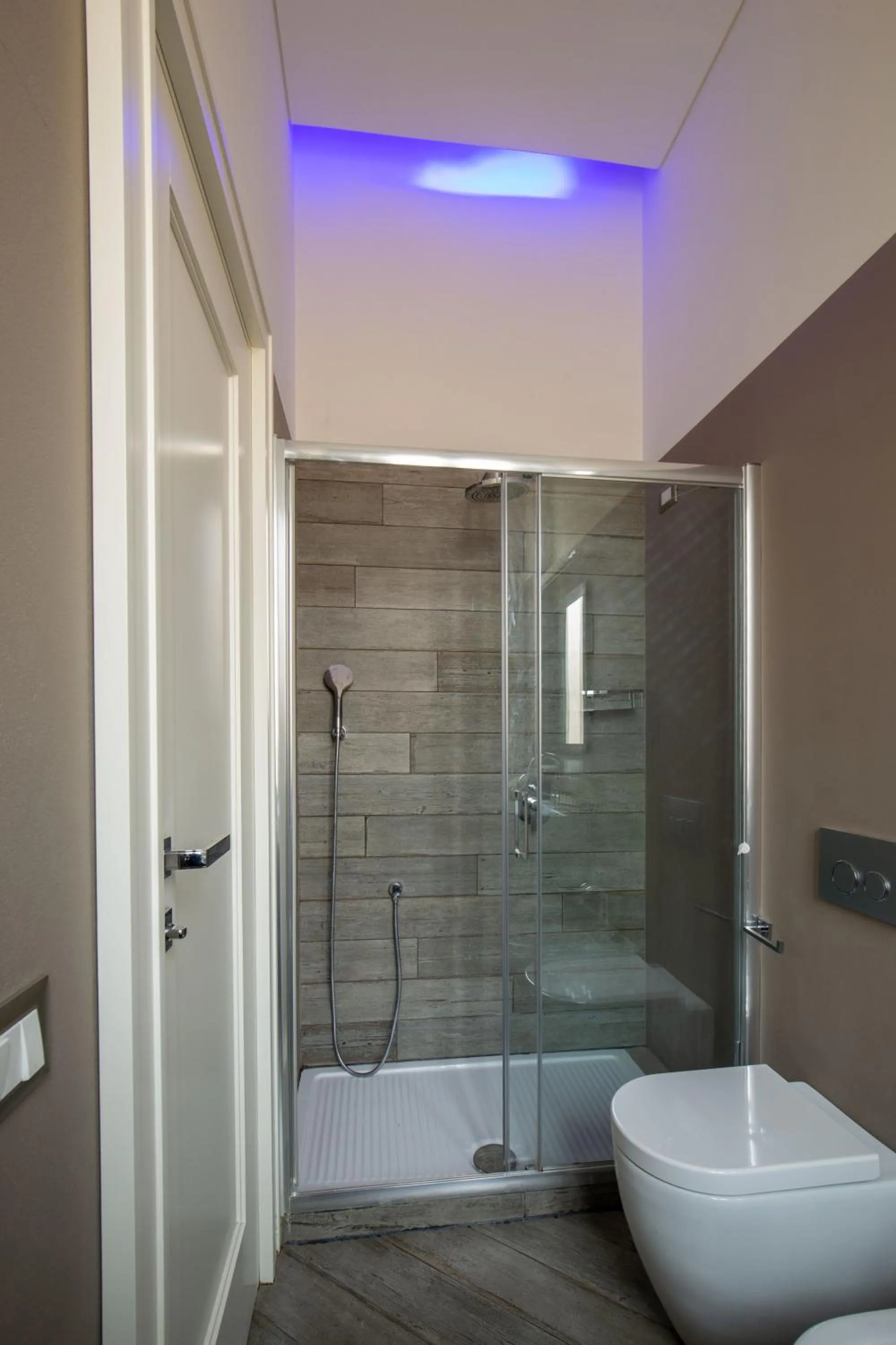 Shower in My Trevi Charming & Luxury Rooms
