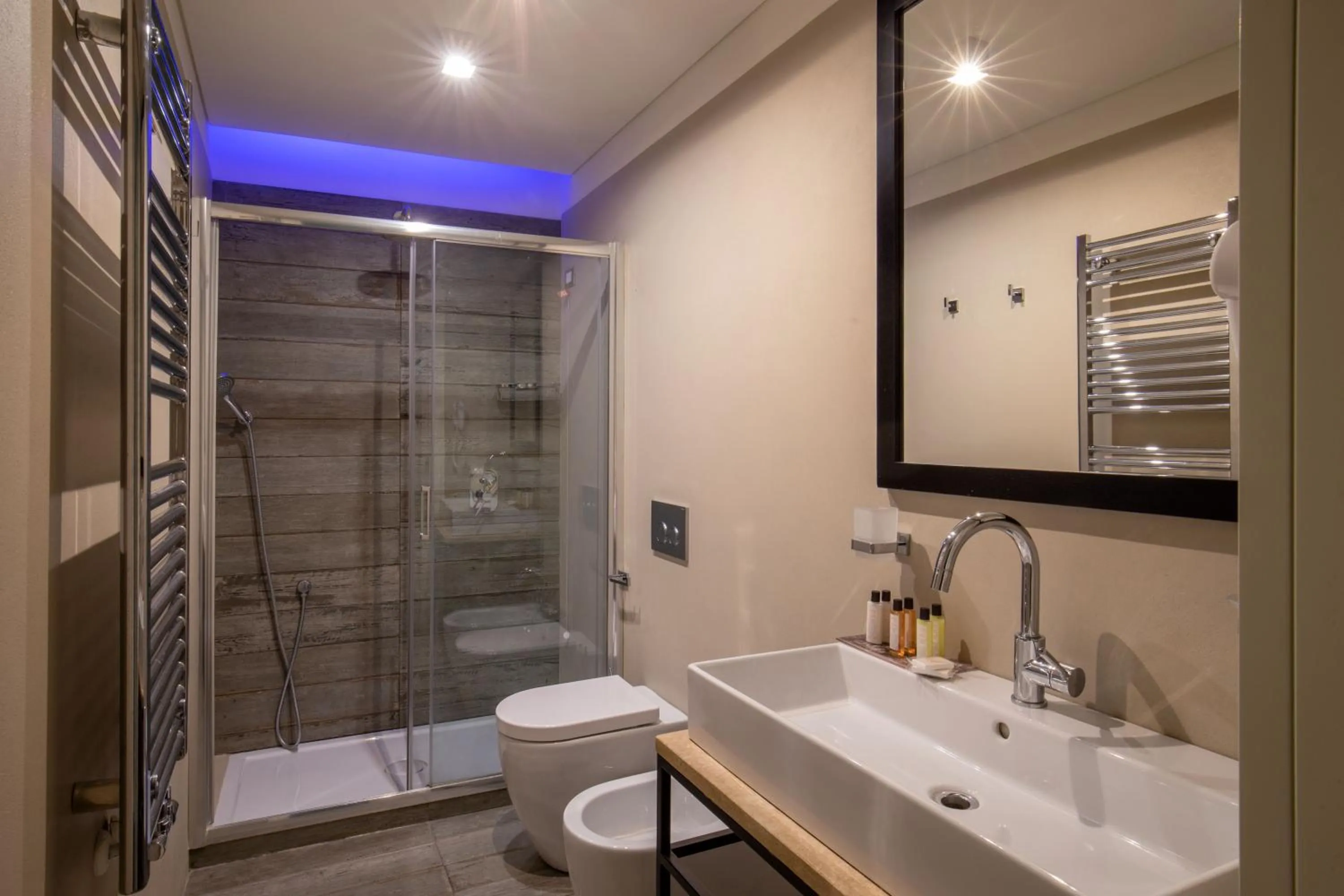 Shower in My Trevi Charming & Luxury Rooms