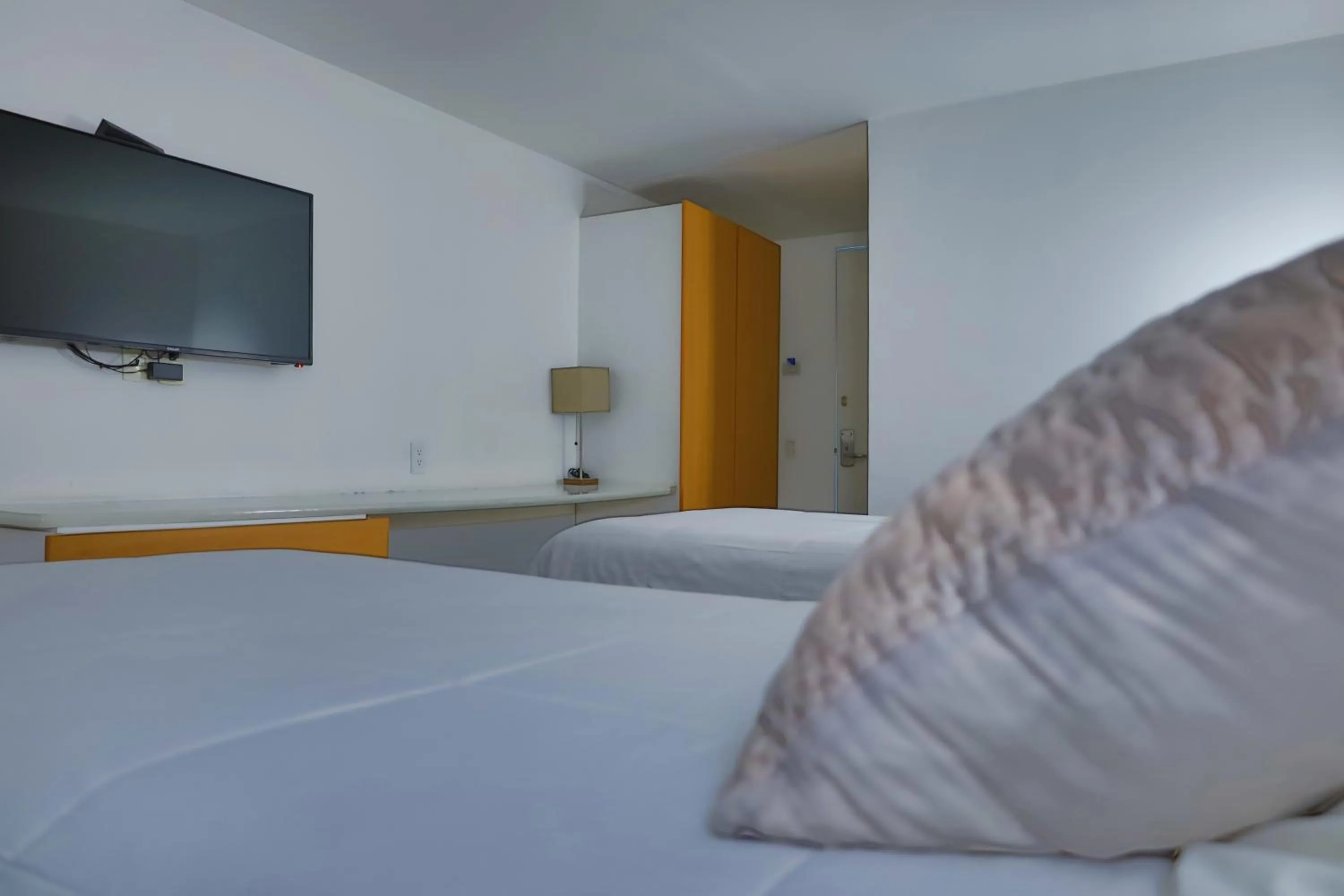 Bed in Aristos Express CDMX