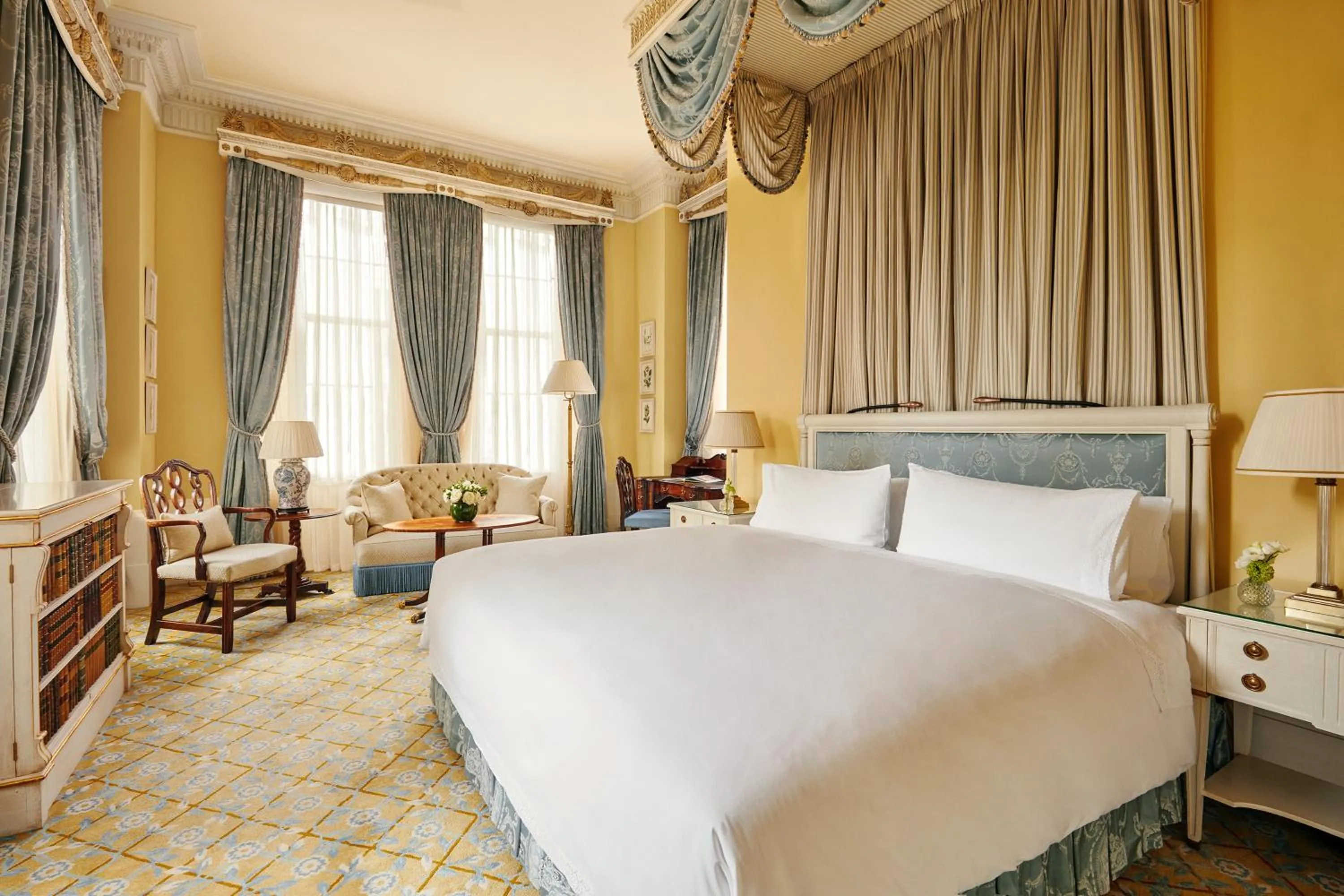 Bed in The Lanesborough, Oetker Hotels