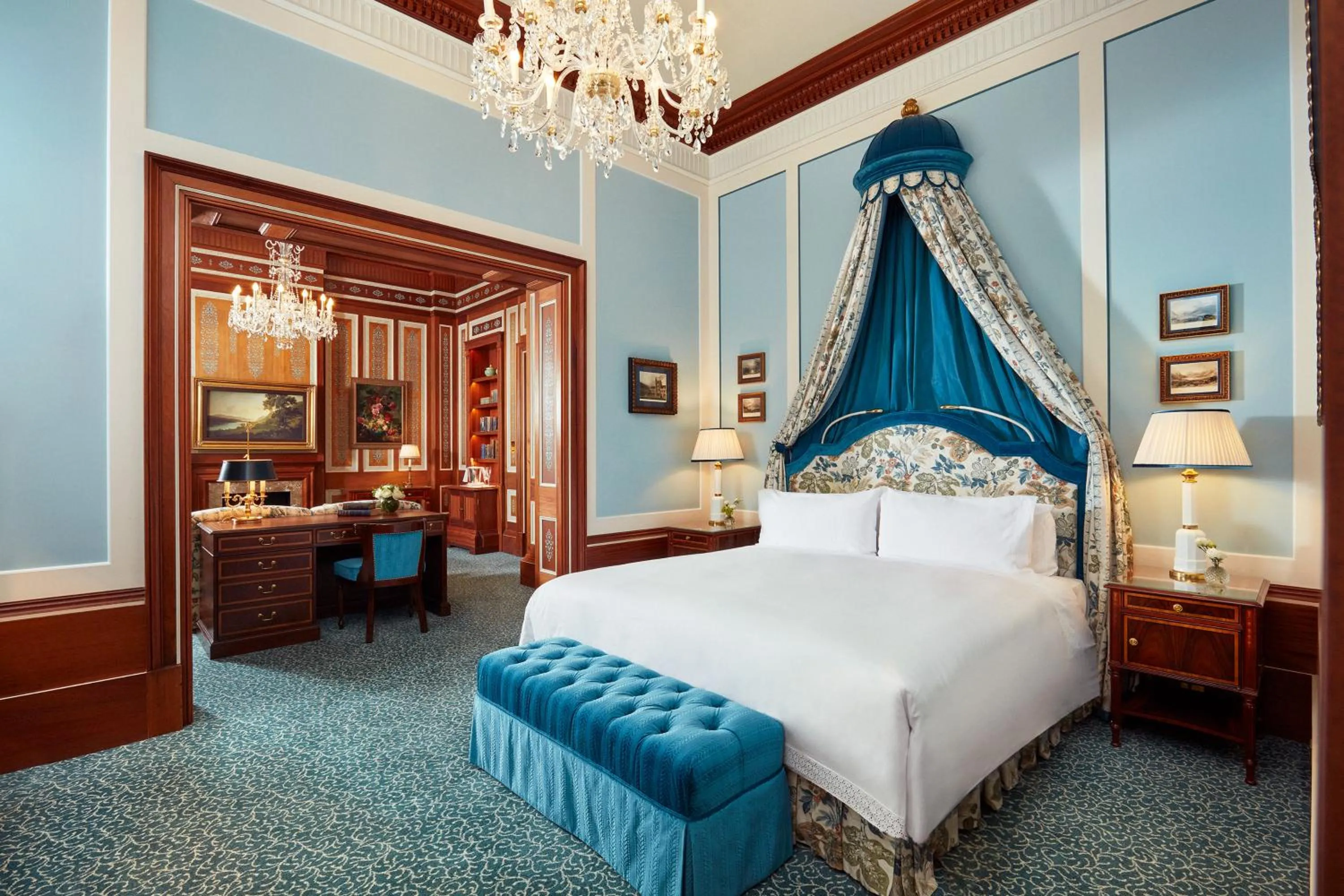 Bed in The Lanesborough, Oetker Hotels