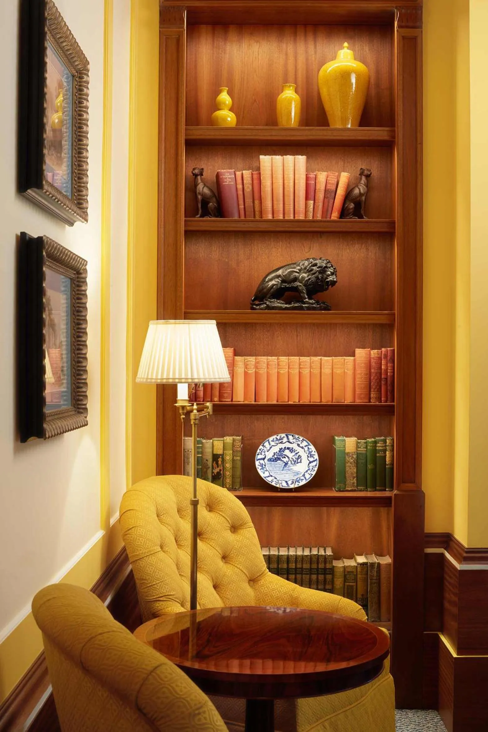 Living room in The Lanesborough, Oetker Hotels