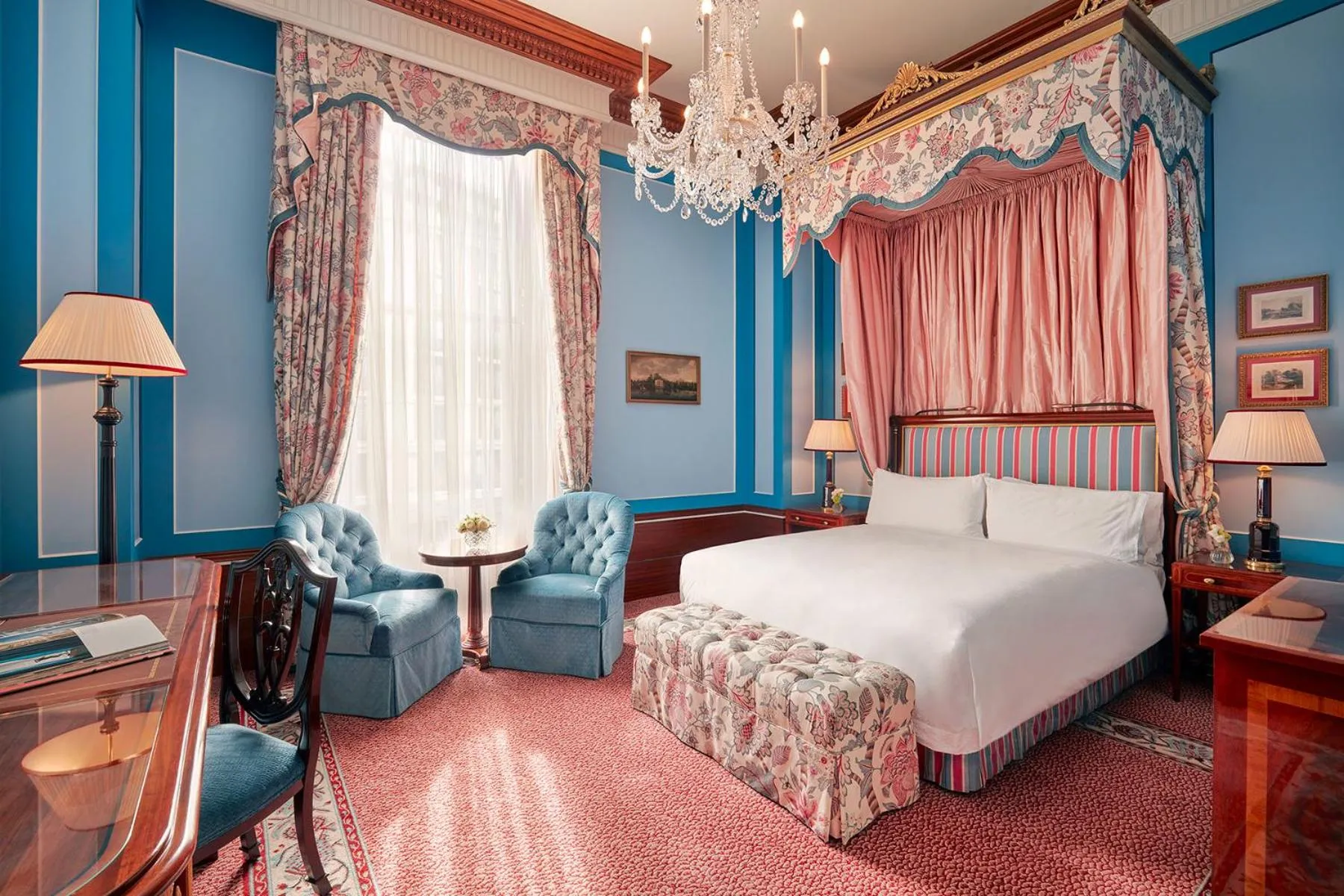 Bed in The Lanesborough, Oetker Hotels