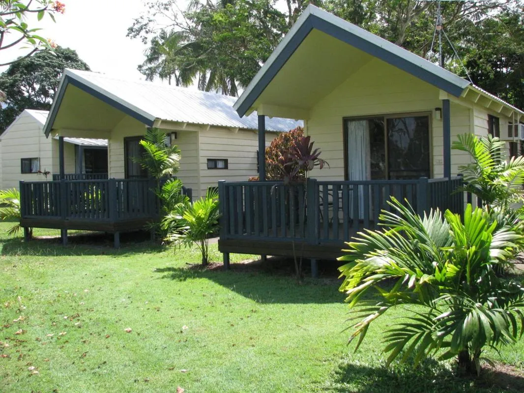 Facade/entrance in Cardwell Beachcomber Motel & Tourist Park