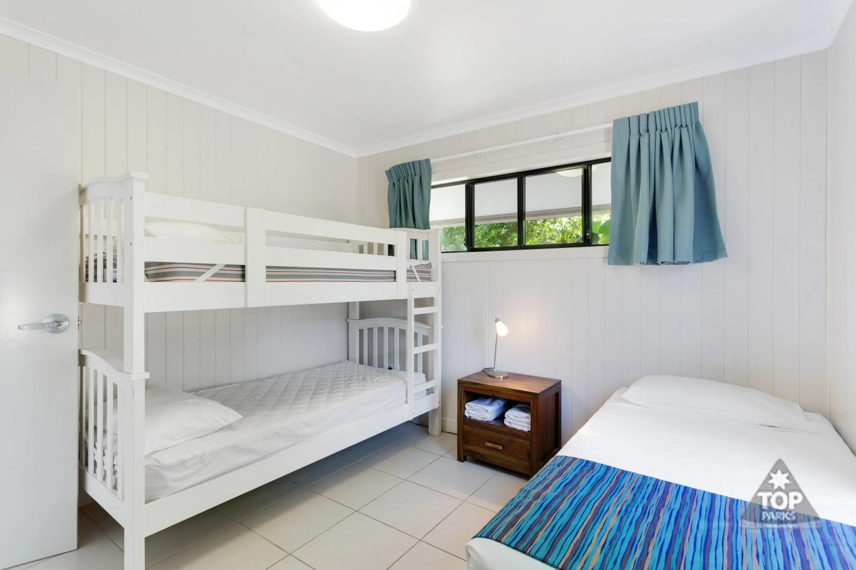 Bed in Cardwell Beachcomber Motel & Tourist Park