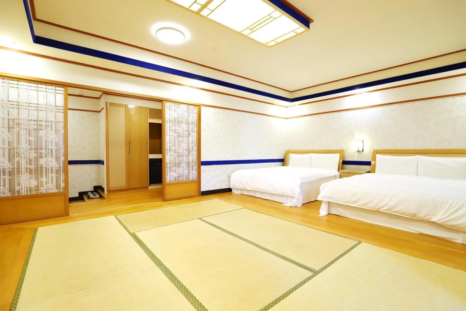 Bed in Gorgeous Hot Spring Resort