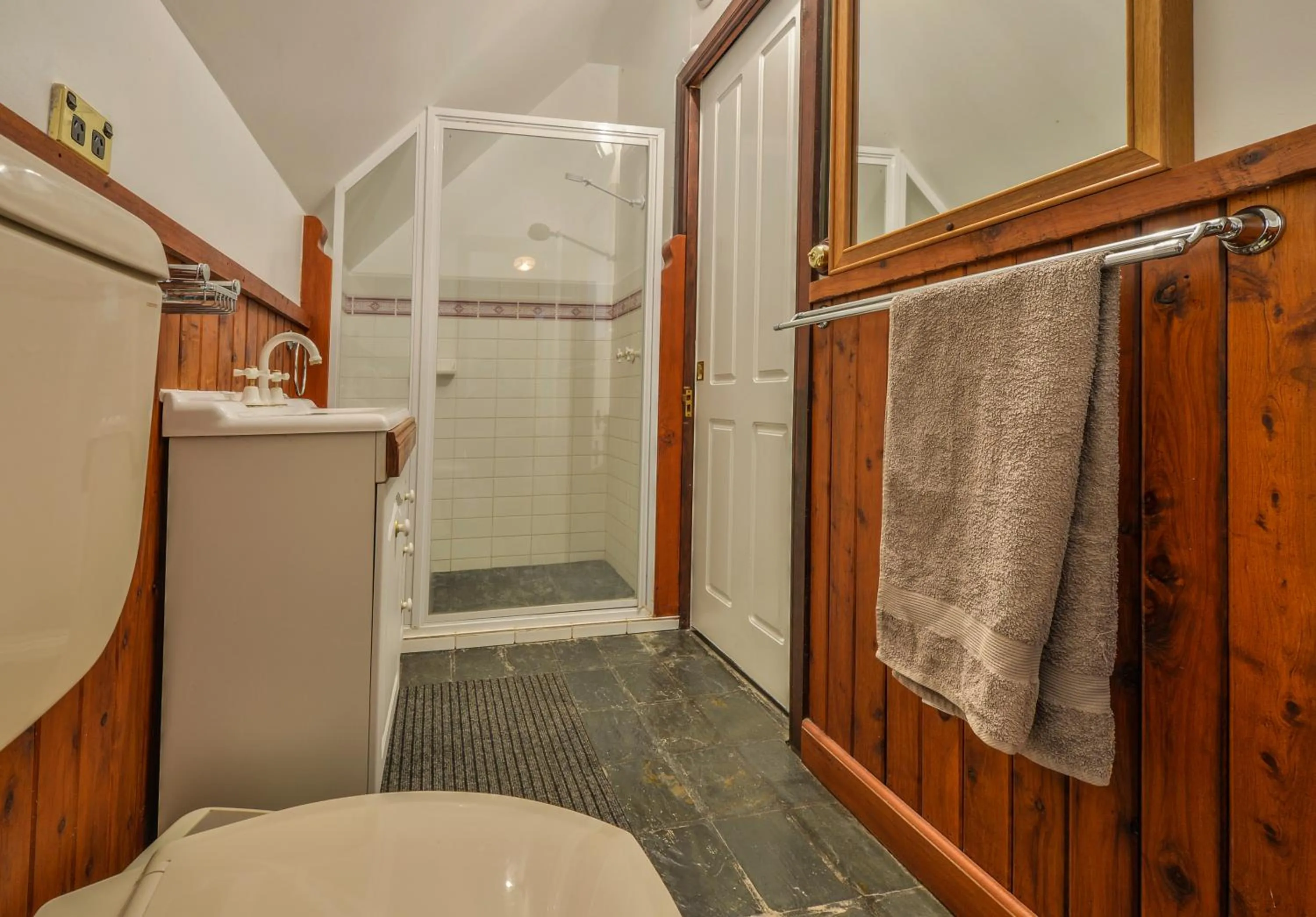 Gold Mine Guest House and Cafe