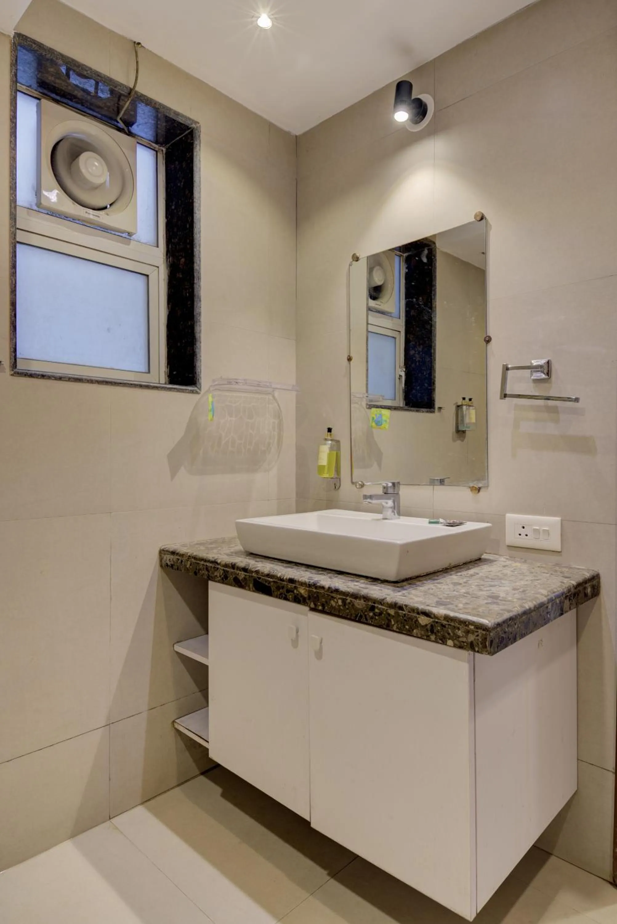 Bathroom in Eternal wave by HappyInch